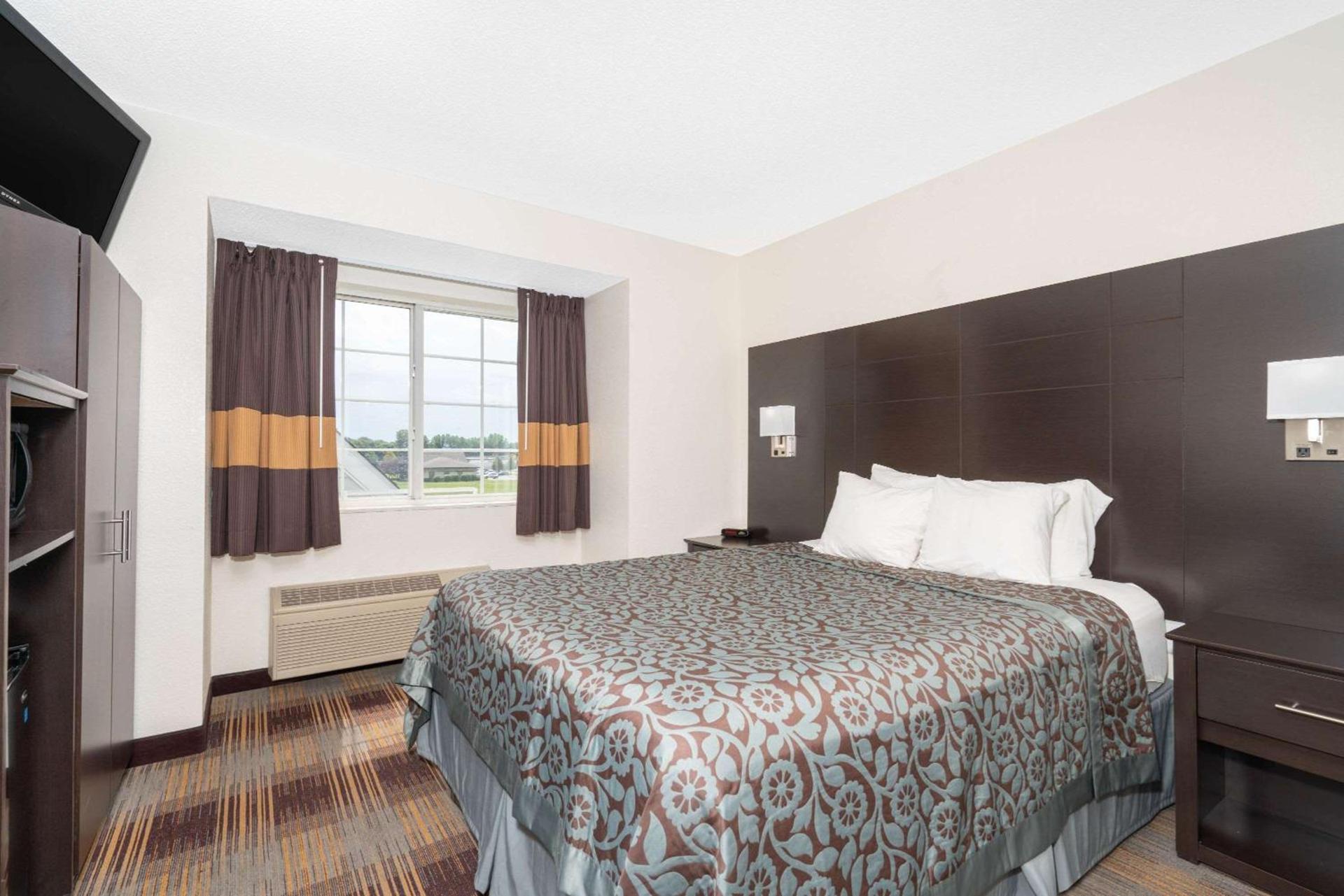 Days Inn by Wyndham Faribault photo 32