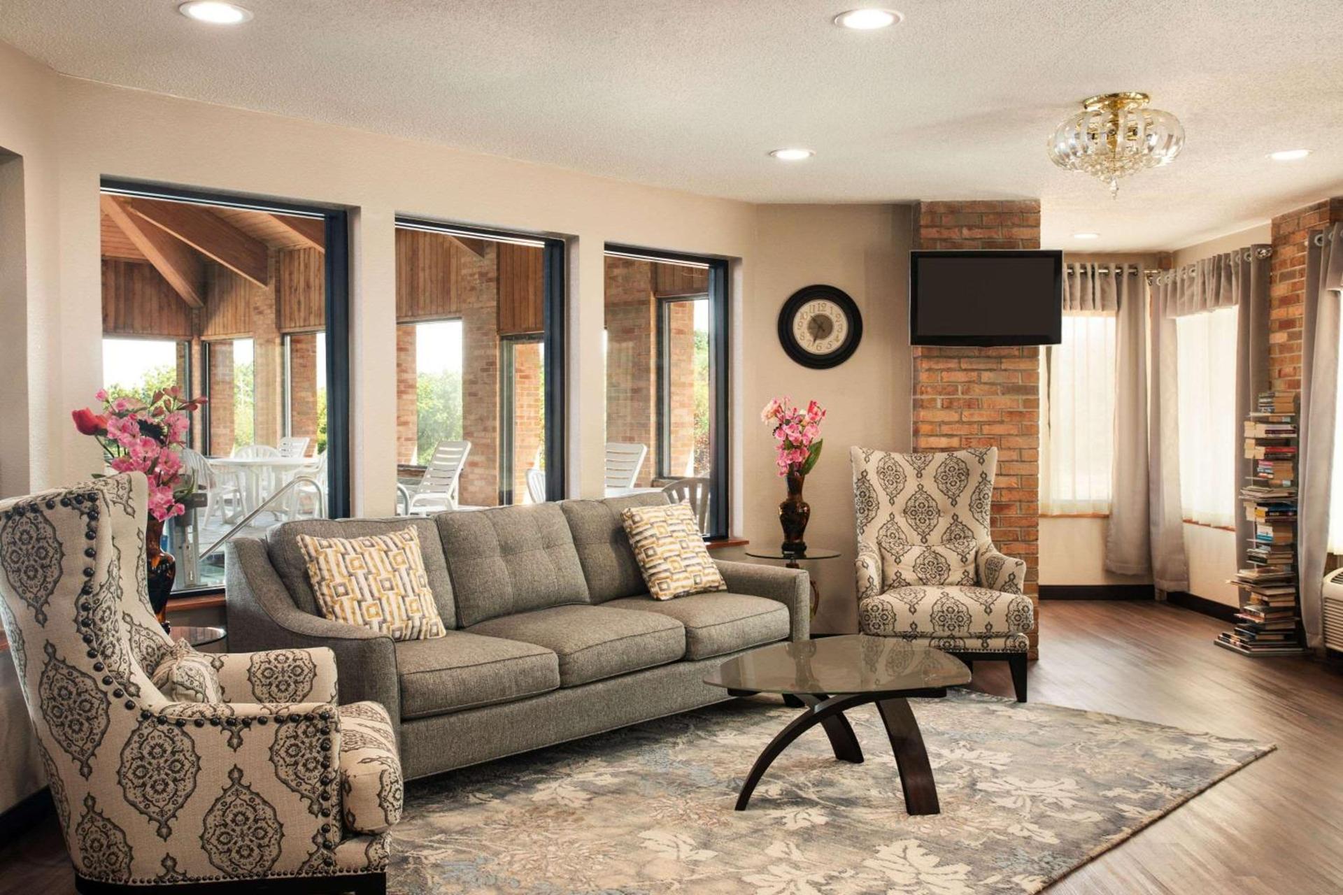 Baymont by Wyndham Warrenton photo 3