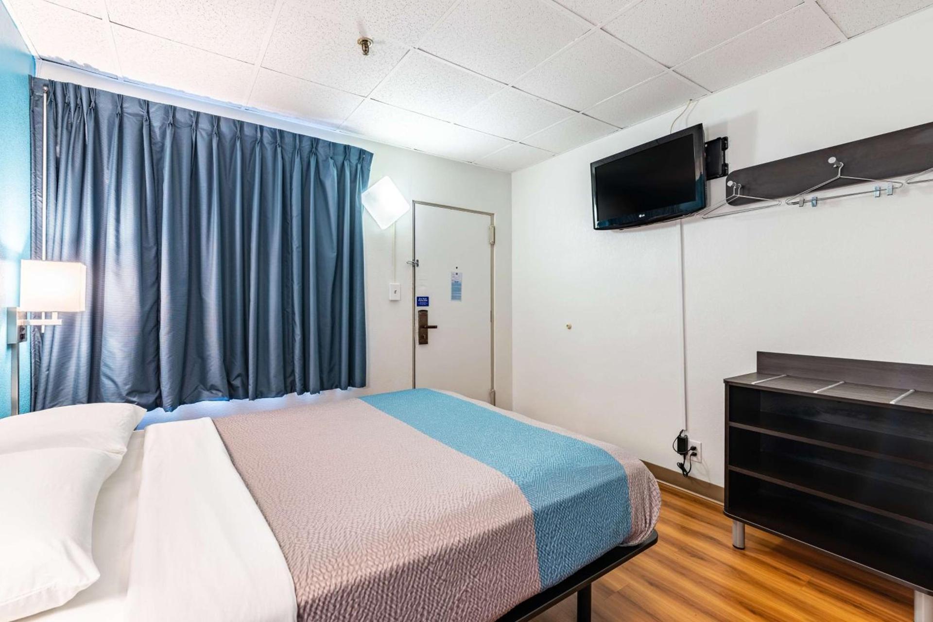 Motel 6-Elmsford, NY - White Plains photo 8