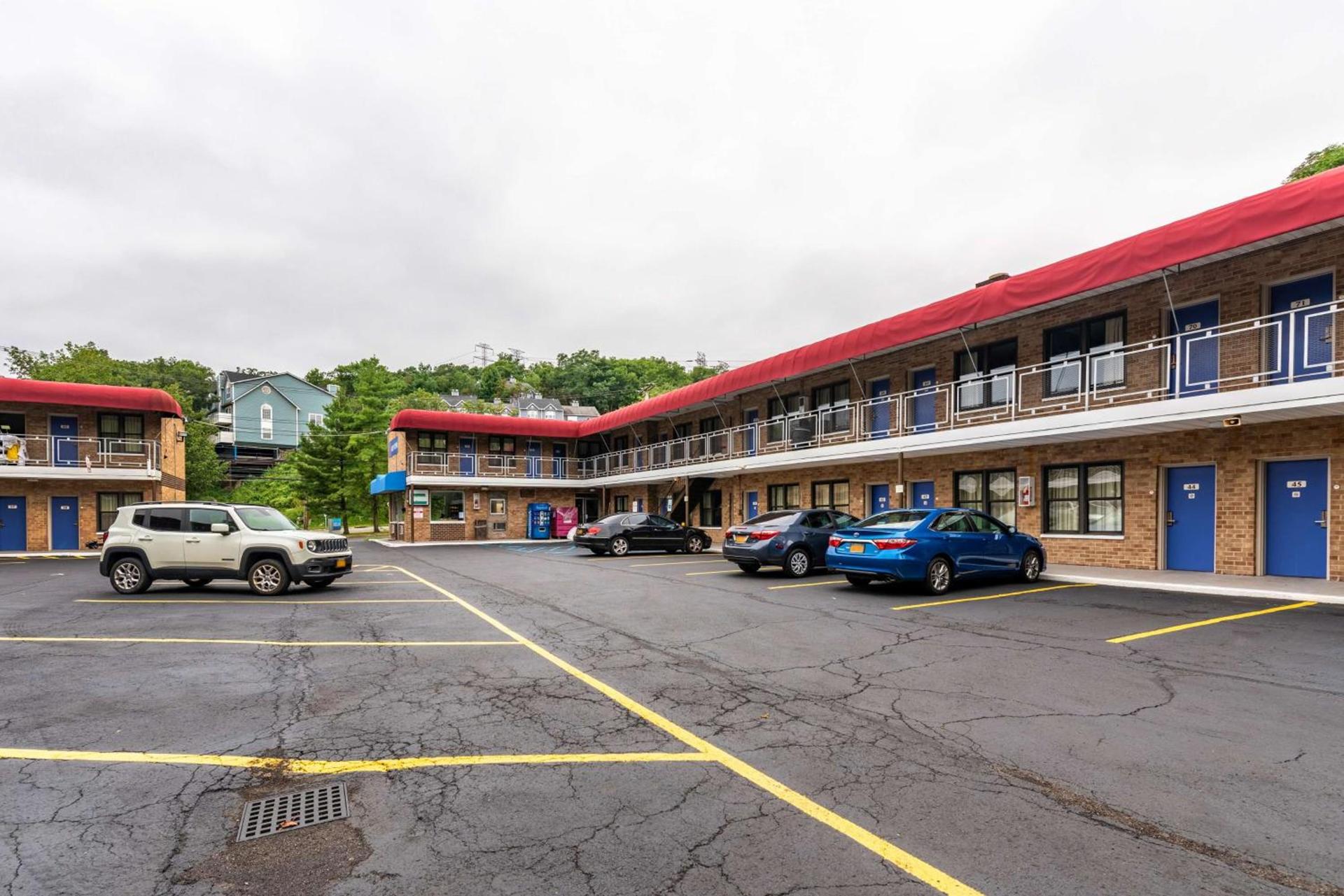 Motel 6-Elmsford, NY - White Plains photo 3