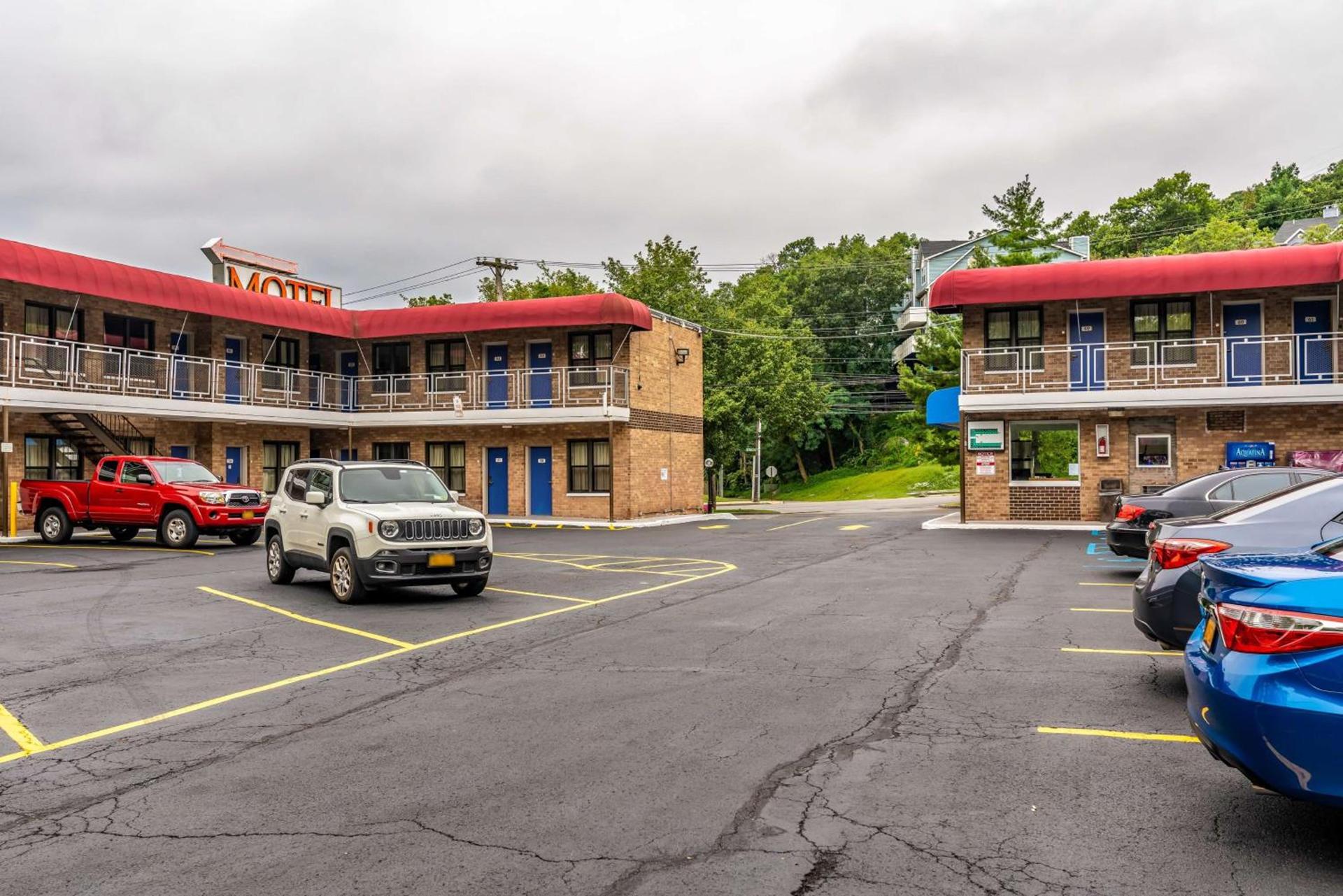 Motel 6-Elmsford, NY - White Plains photo 2