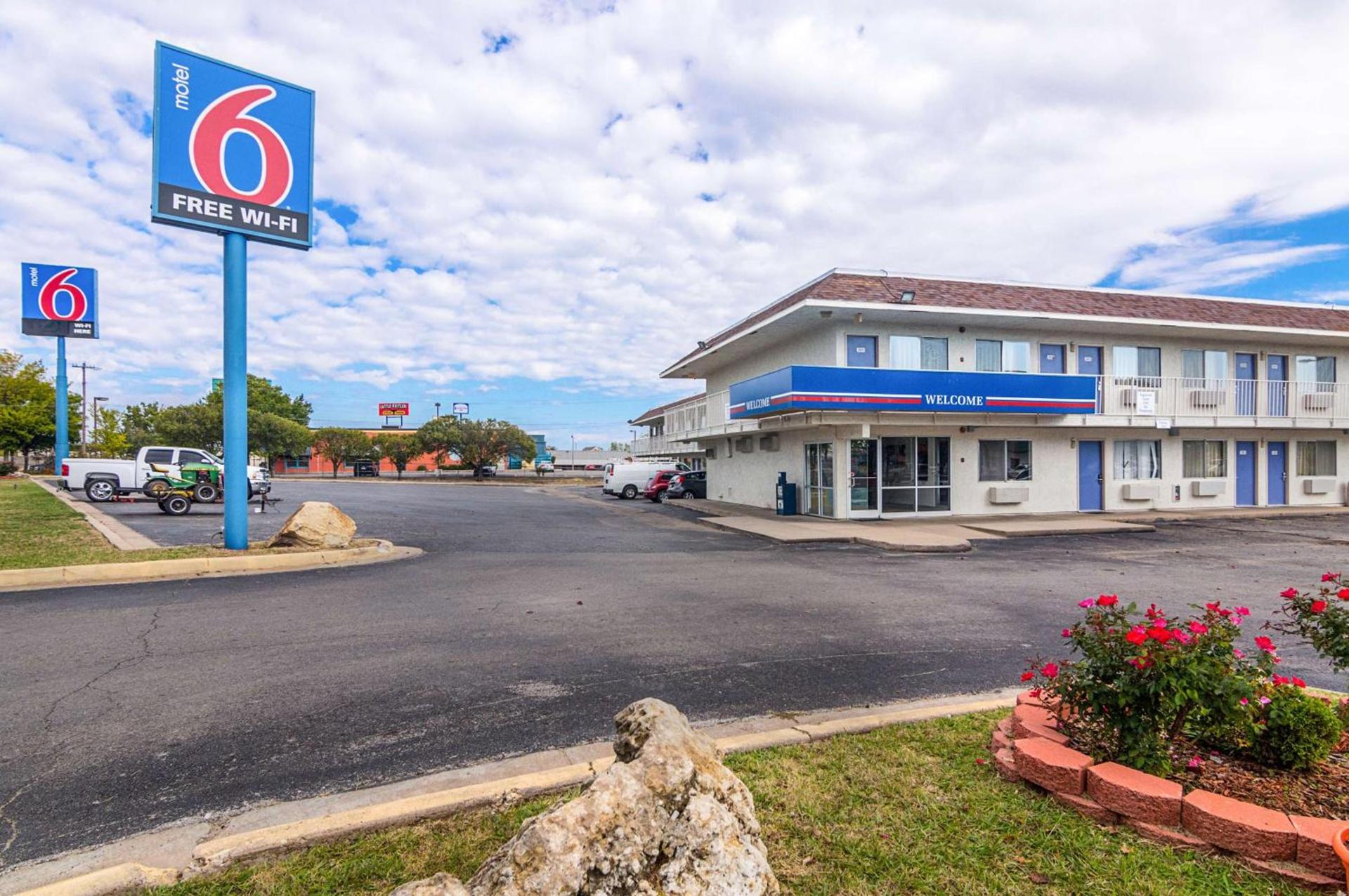 Motel 6-Ardmore, OK photo 3