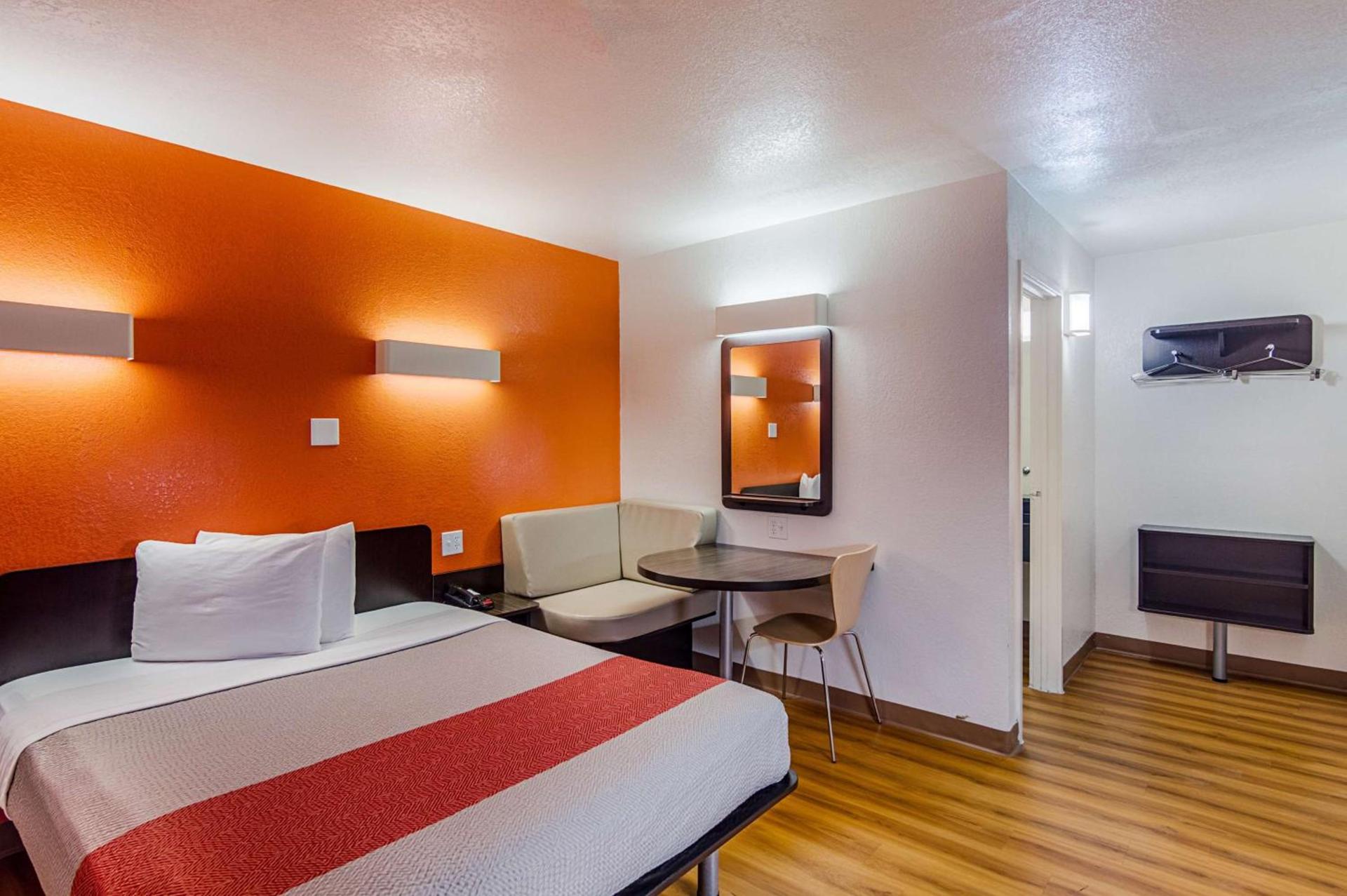 Motel 6-Ardmore, OK photo 4