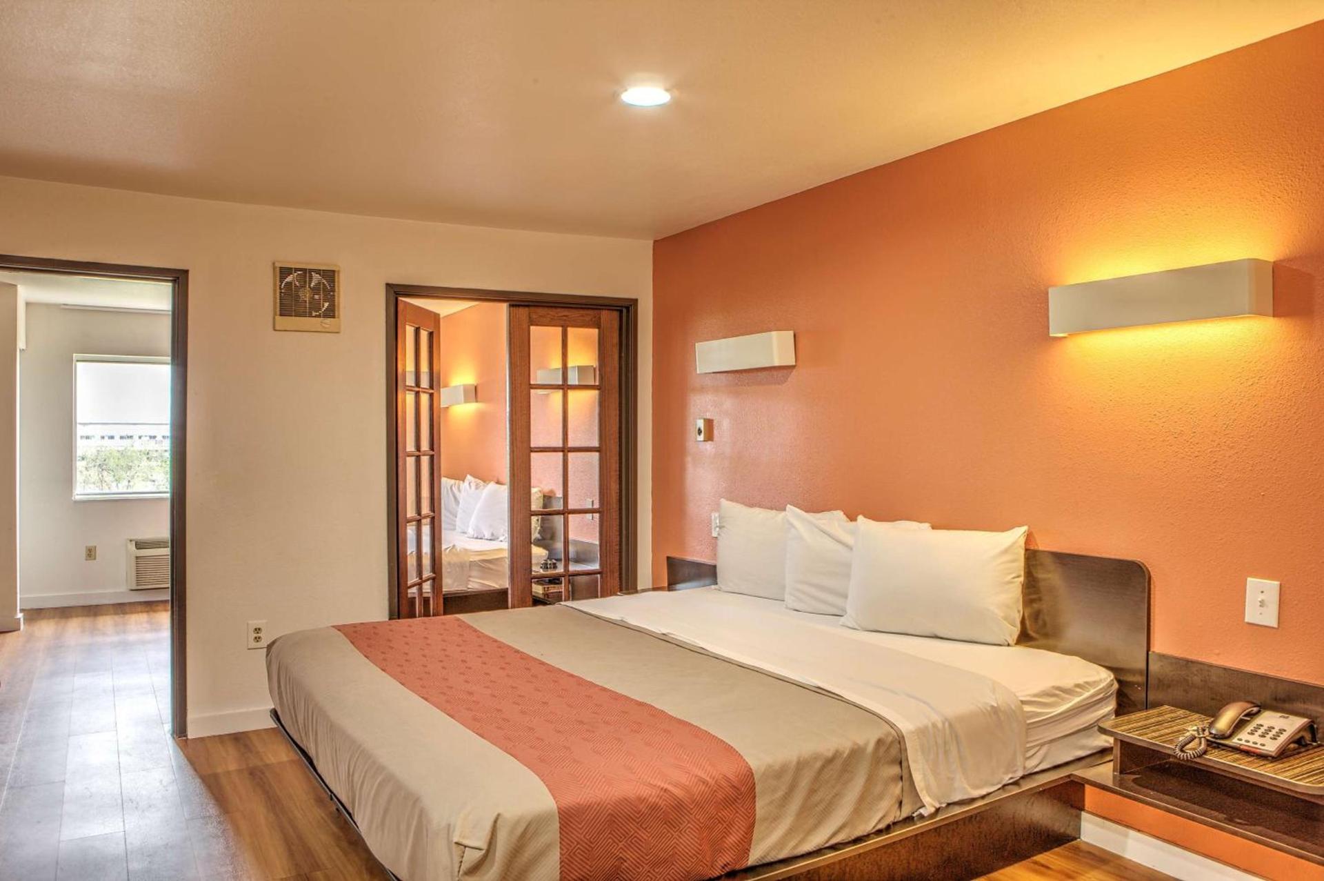 Motel 6-Dallas, TX - Northwest photo 12