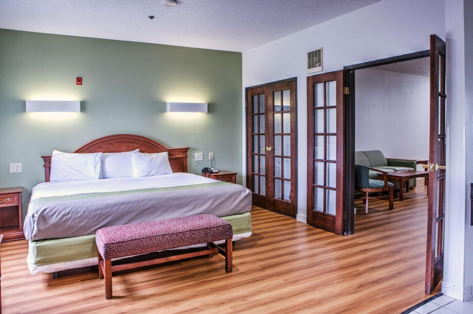 Motel 6-Dallas, TX - Northwest photo 8