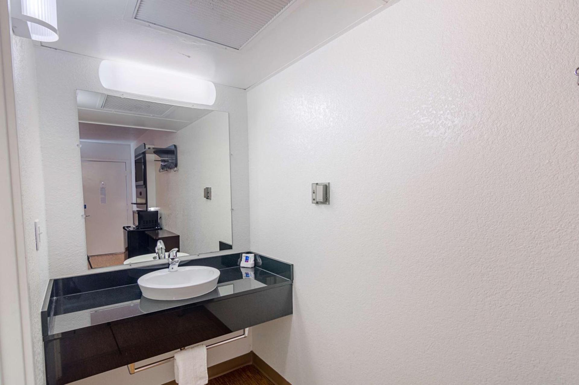Motel 6-Ardmore, OK photo 21
