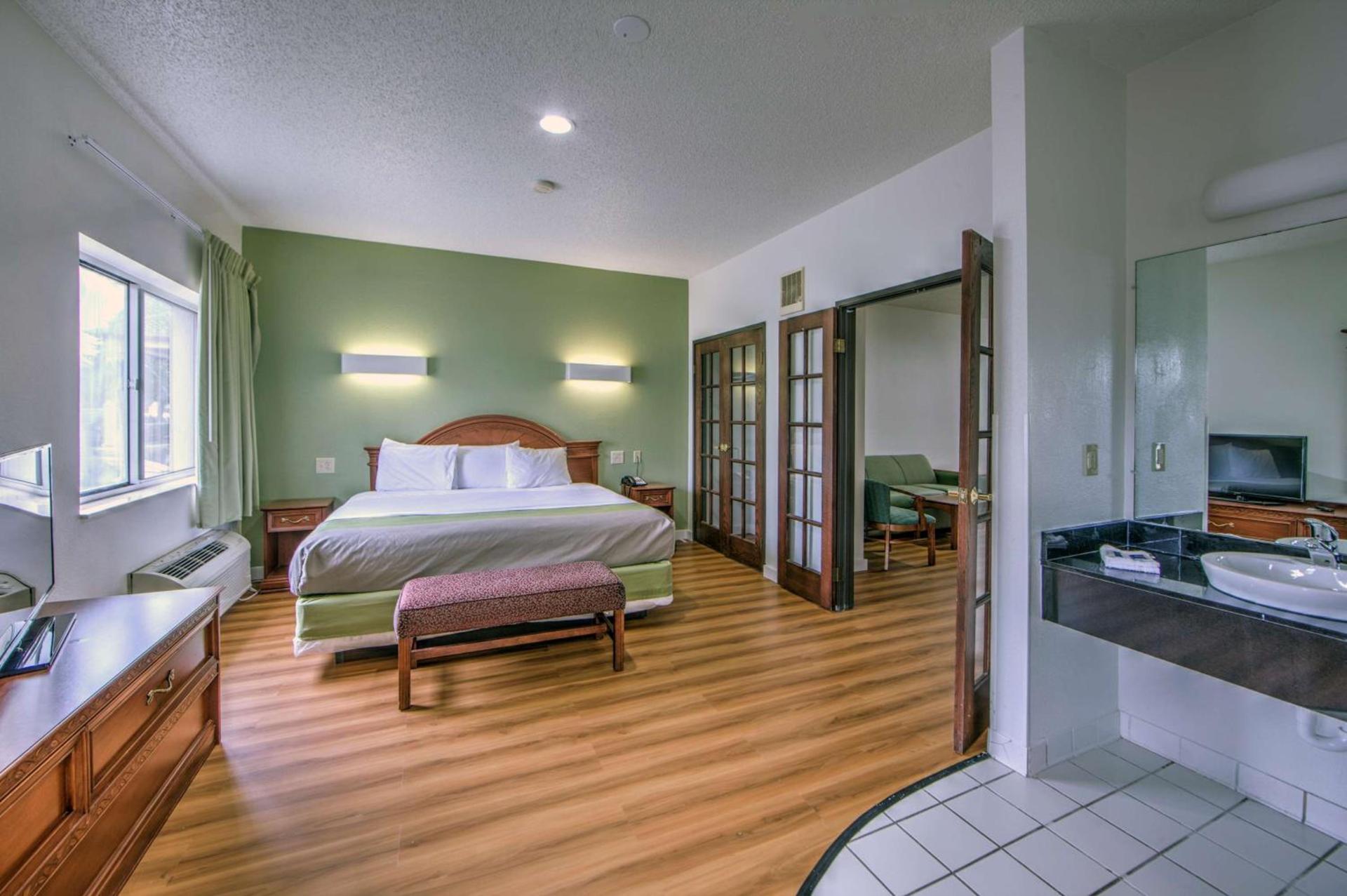 Motel 6-Dallas, TX - Northwest photo 7