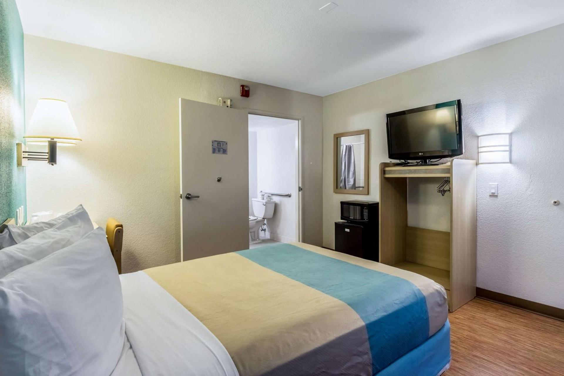 Motel 6-El Centro, CA photo 9
