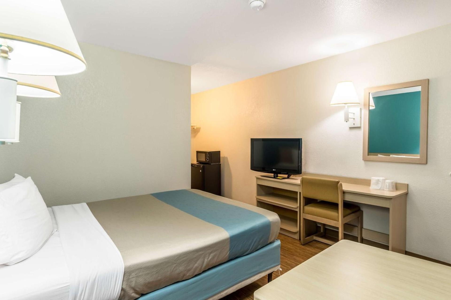 Motel 6-El Centro, CA photo 13