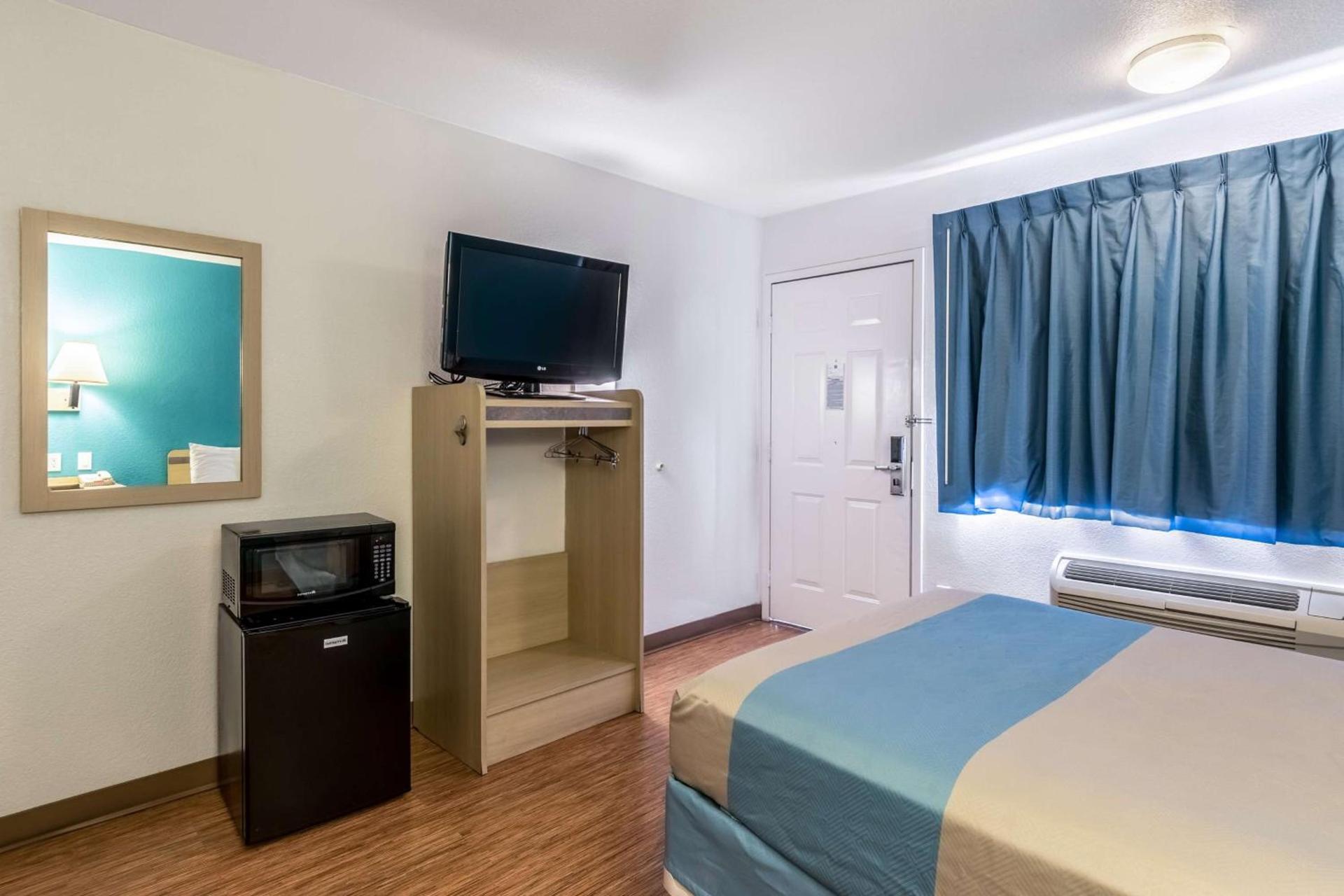 Motel 6-El Centro, CA photo 10