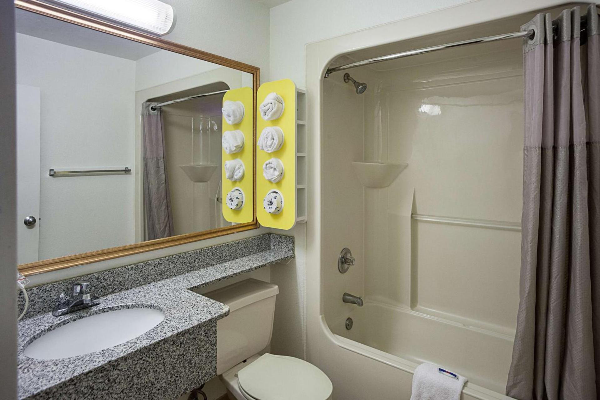 Motel 6-Binghamton, NY photo 48