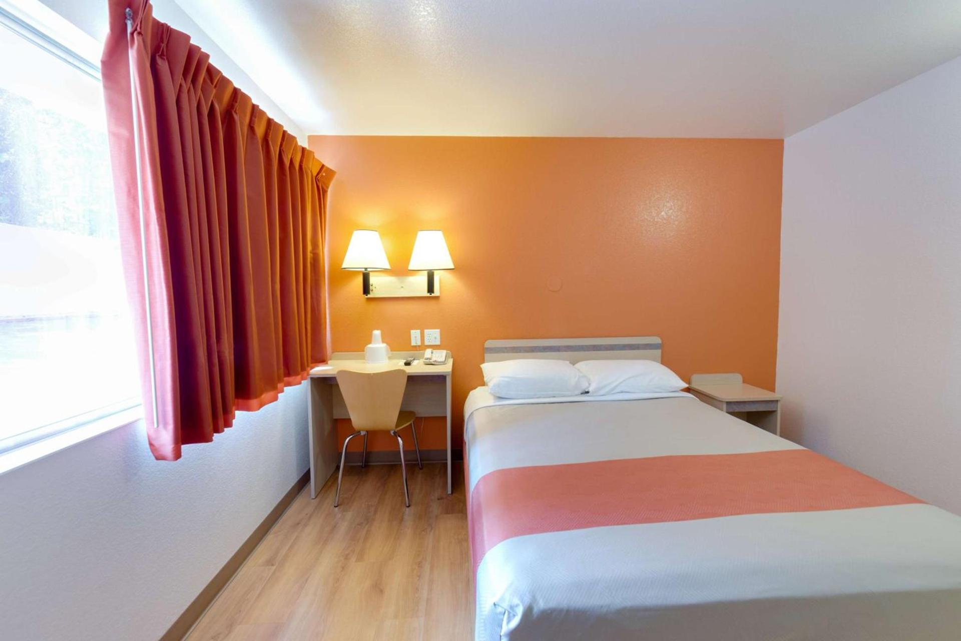 Motel 6 Weed - Mount Shasta photo 40