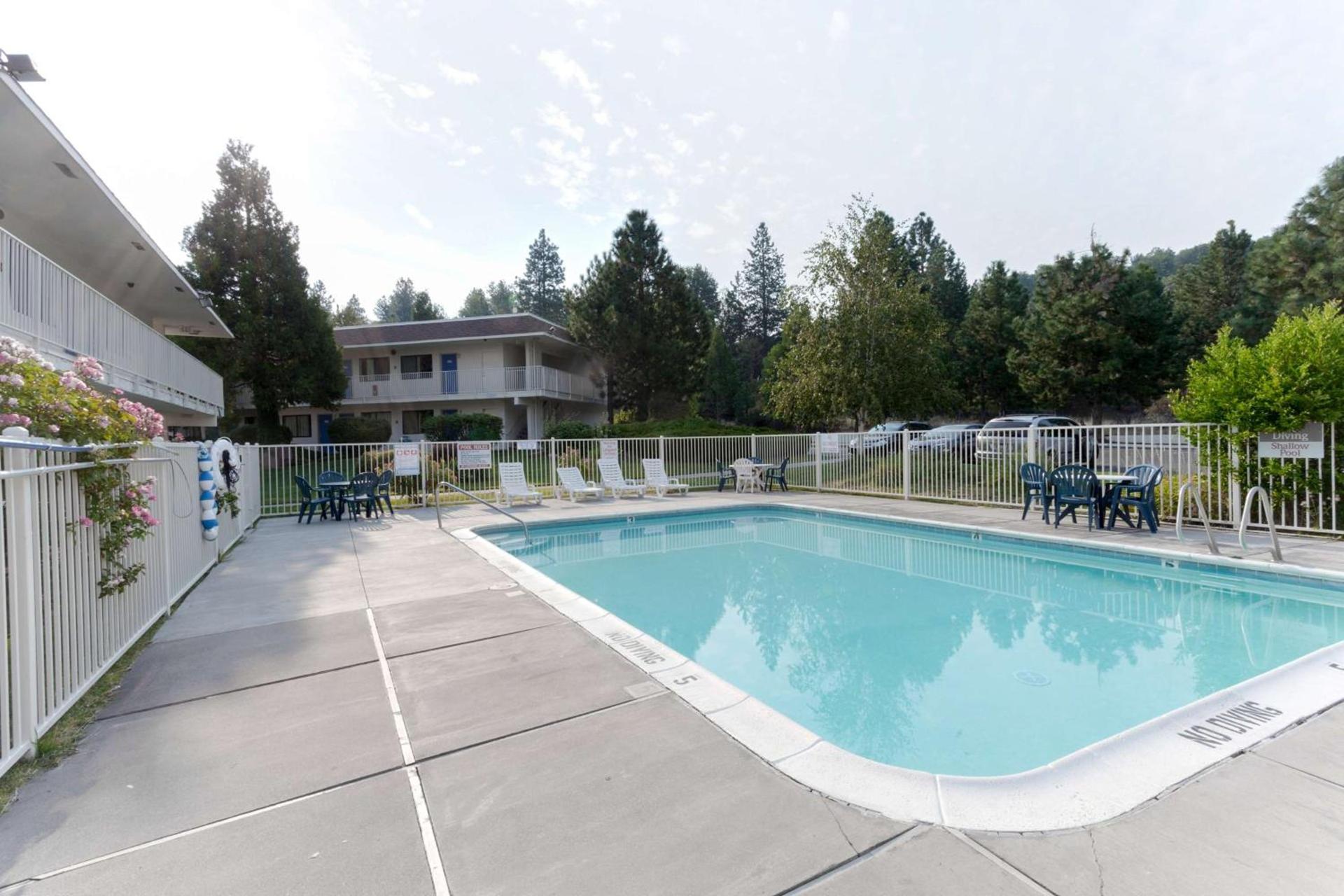 Motel 6 Weed - Mount Shasta photo 42