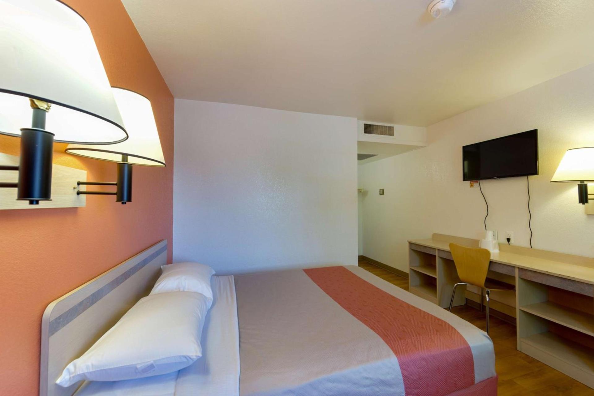 Motel 6 Weed - Mount Shasta photo 47