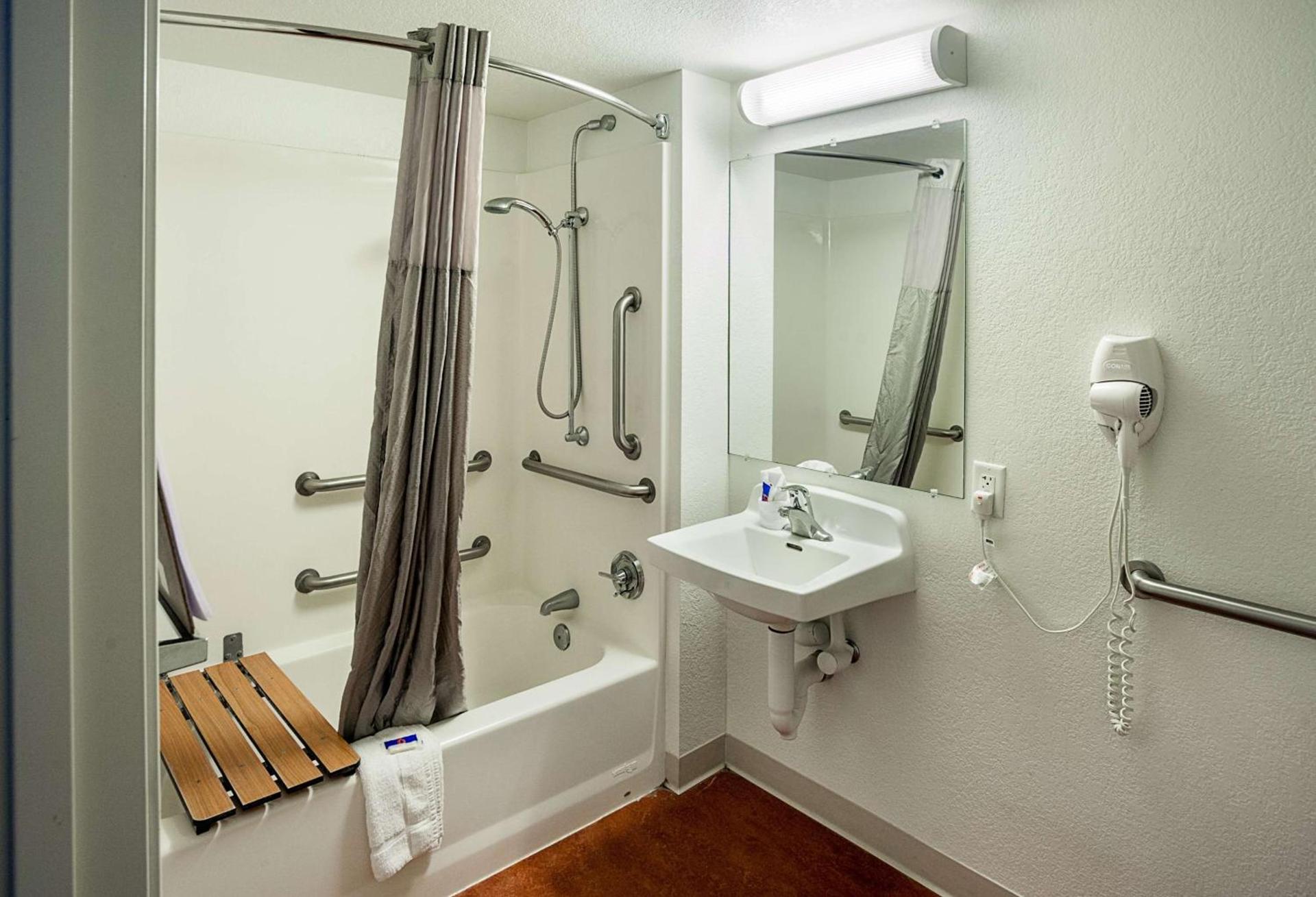 Motel 6-Binghamton, NY photo 61
