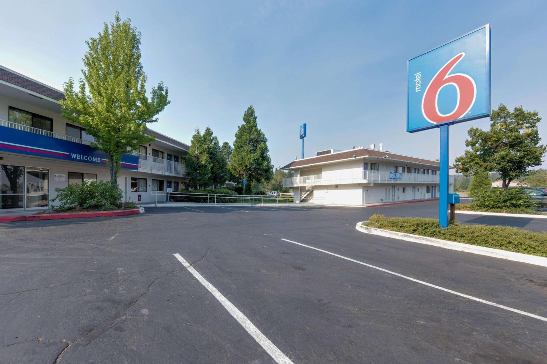 Motel 6 Weed - Mount Shasta — hotel in Weed