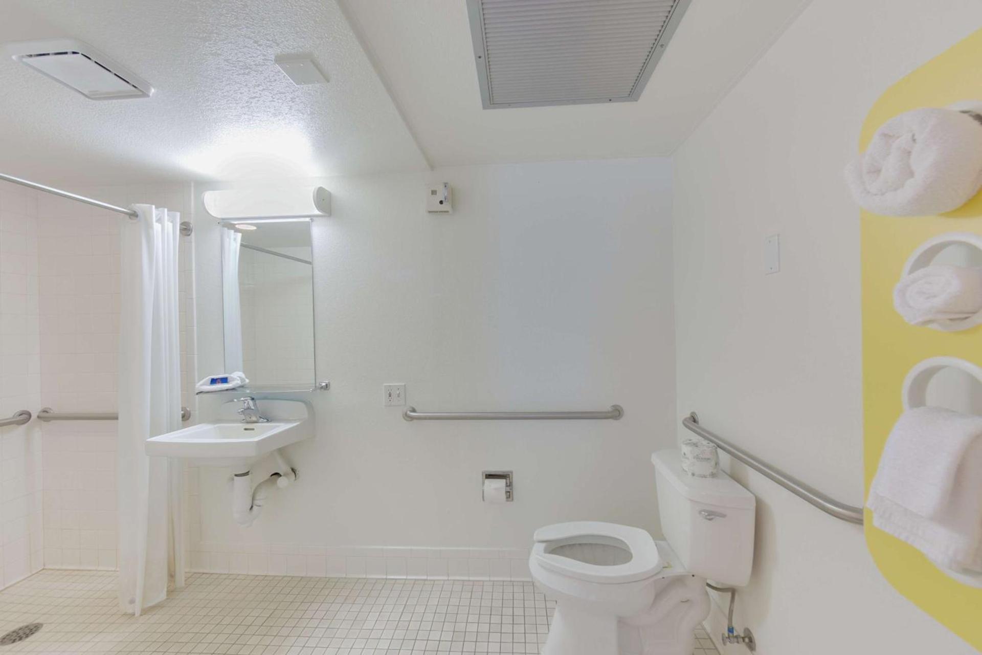 Motel 6 Weed - Mount Shasta photo 58