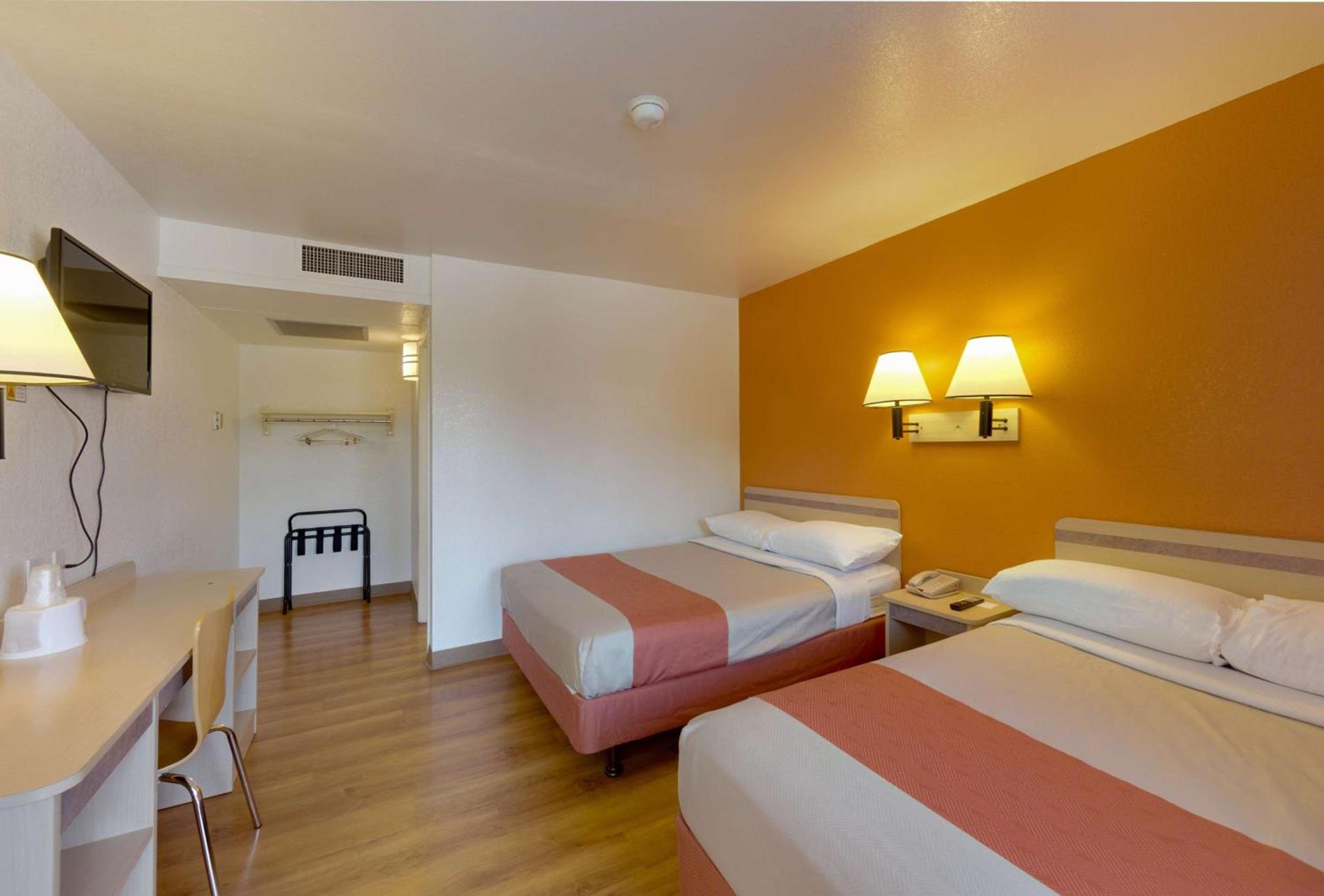 Motel 6 Weed - Mount Shasta photo 69