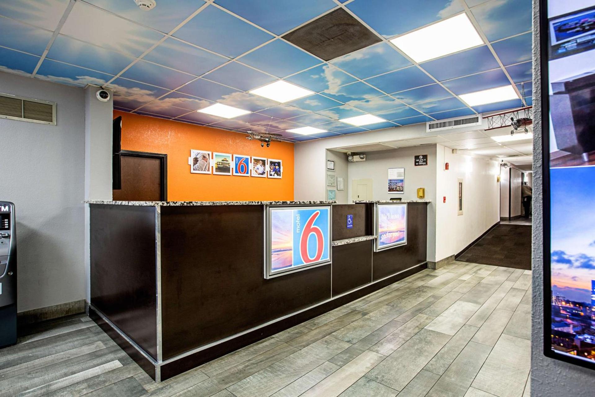 Motel 6 Atlanta GA Atlanta Airport Virginia Ave photo 41