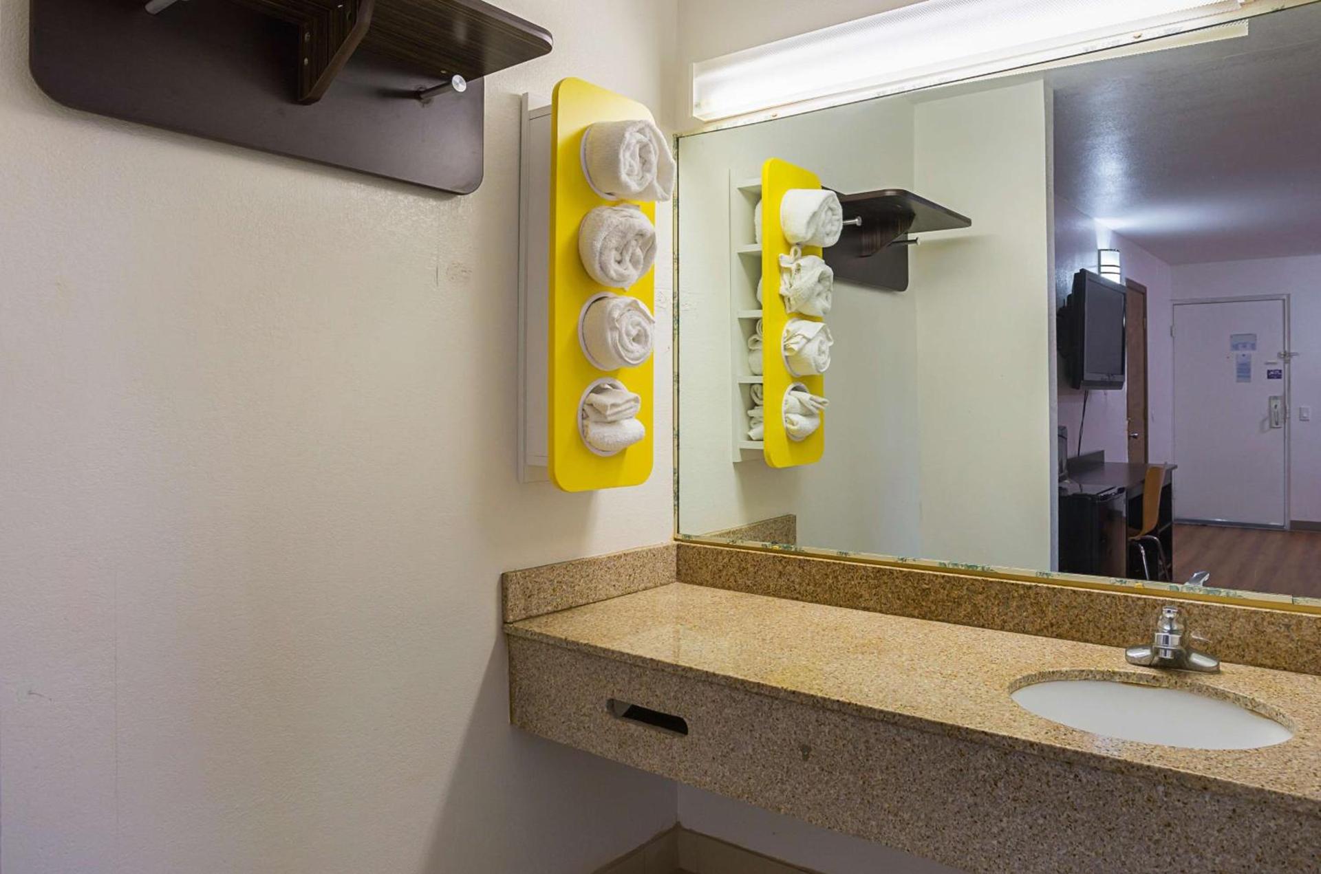 Motel 6-Brinkley, AR photo 27