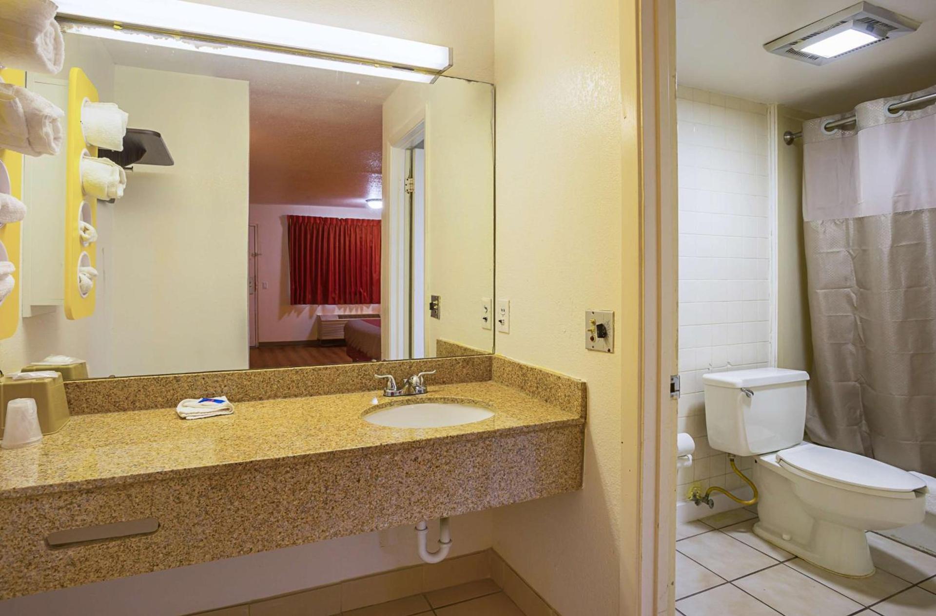Motel 6-Brinkley, AR photo 22