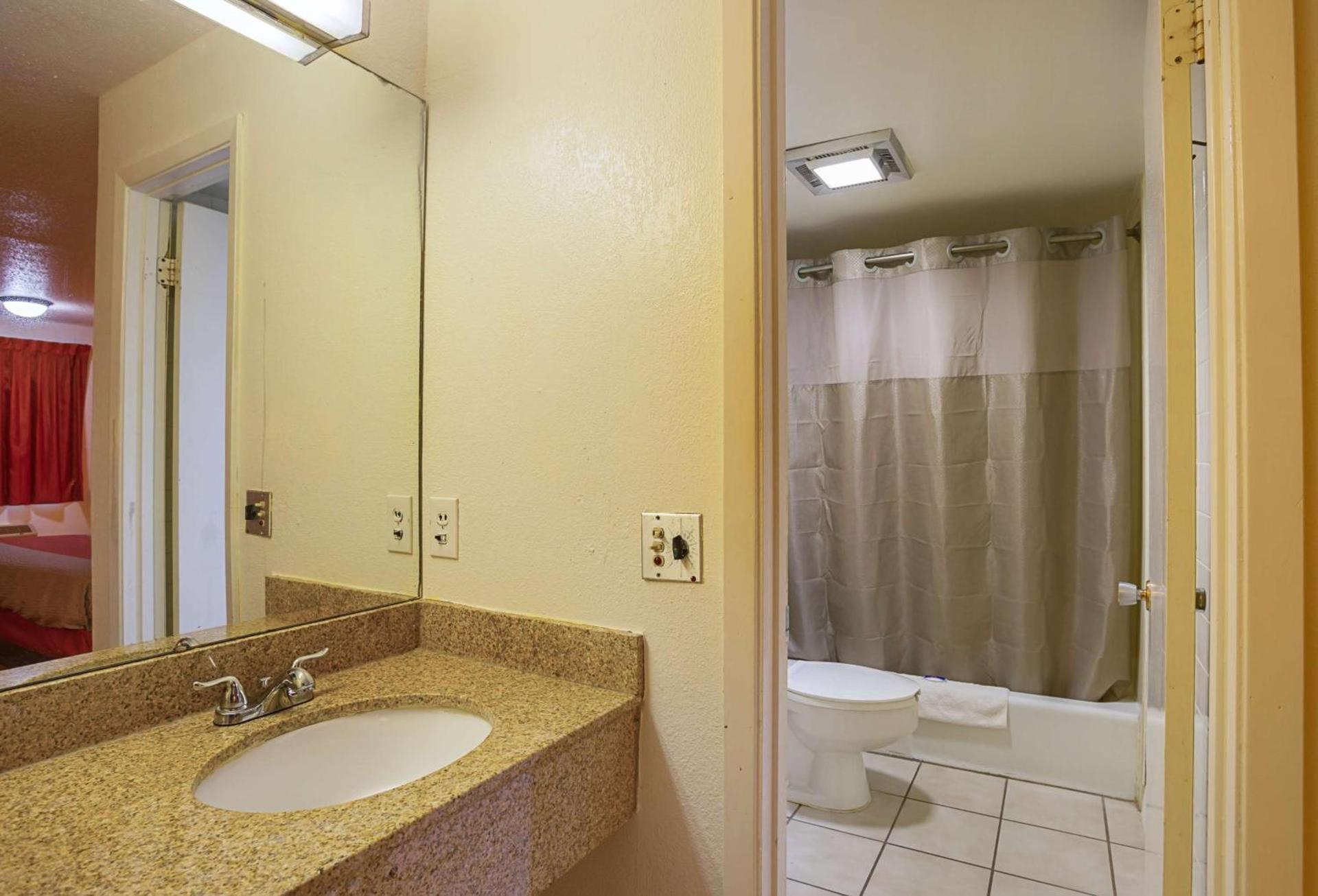 Motel 6-Brinkley, AR photo 20