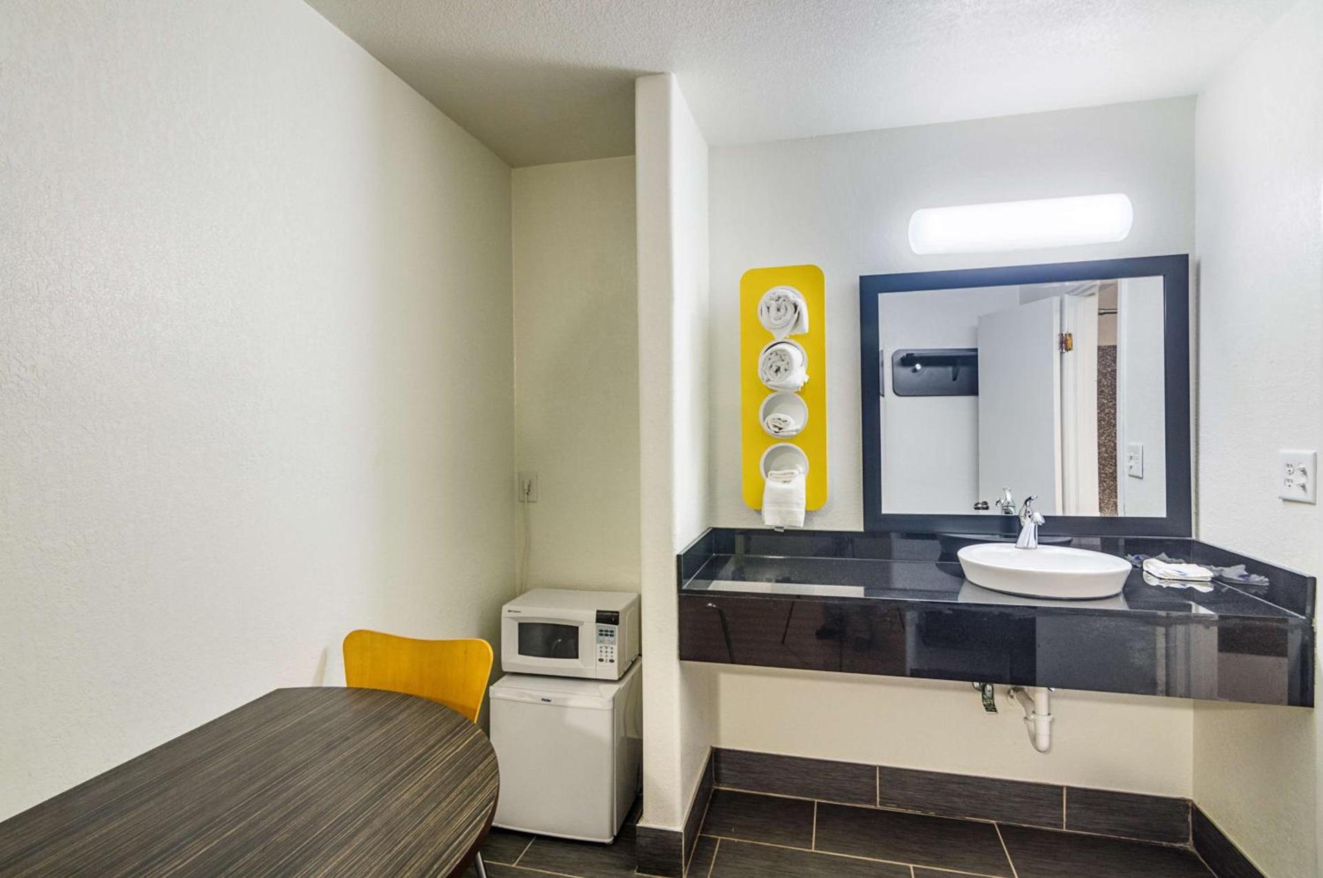 Motel 6-Childress, TX photo 22