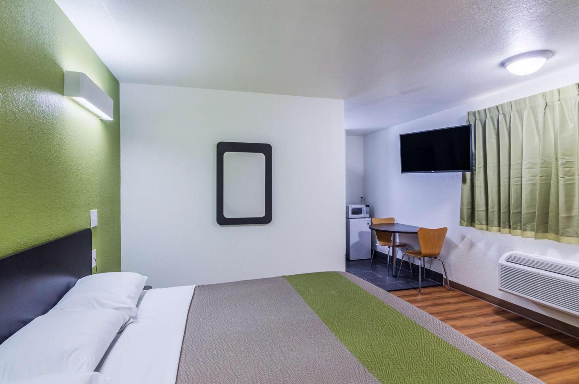 Motel 6-Childress, TX photo 15