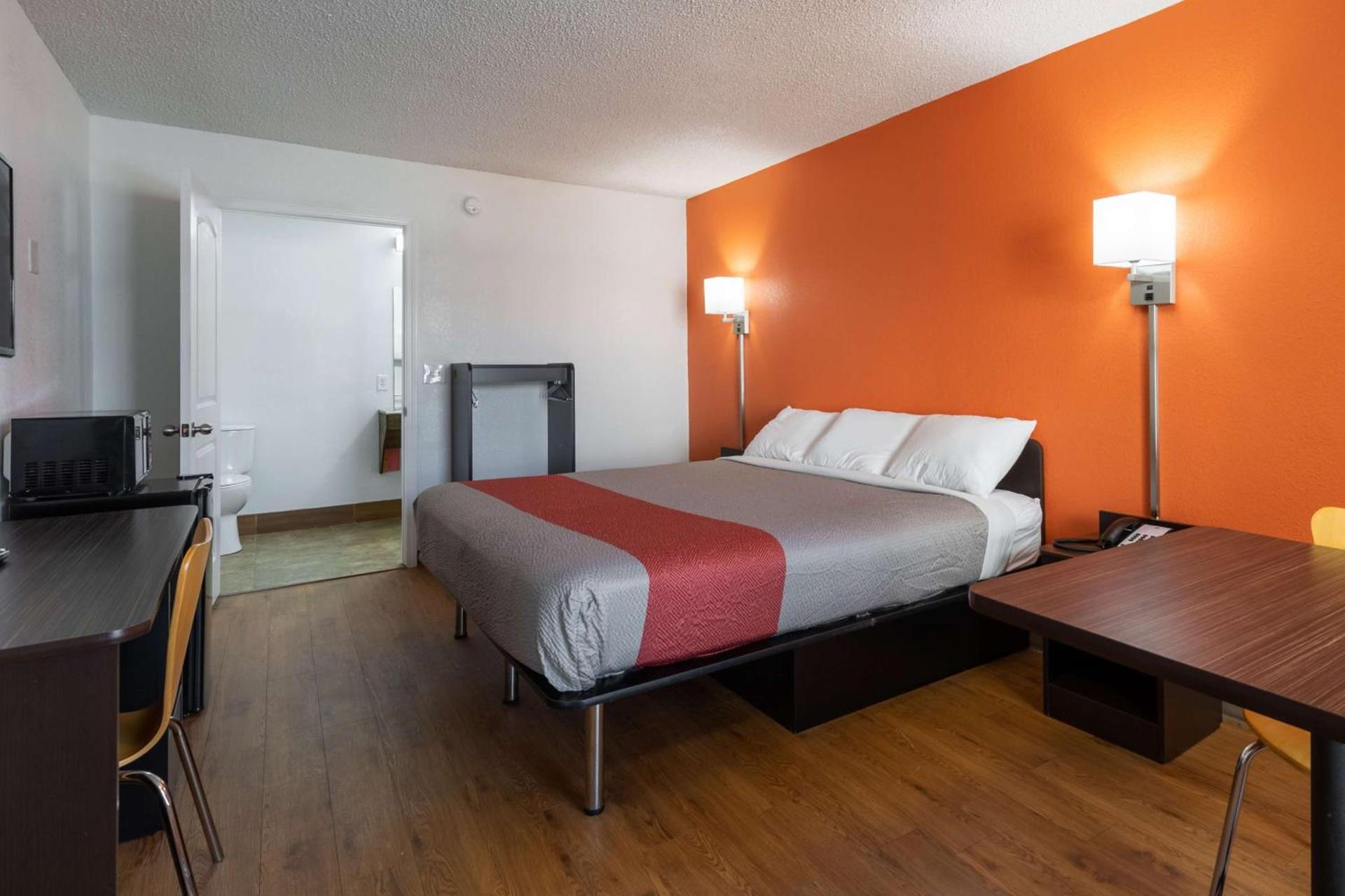 Motel 6-Bryan, TX - University Area photo 21