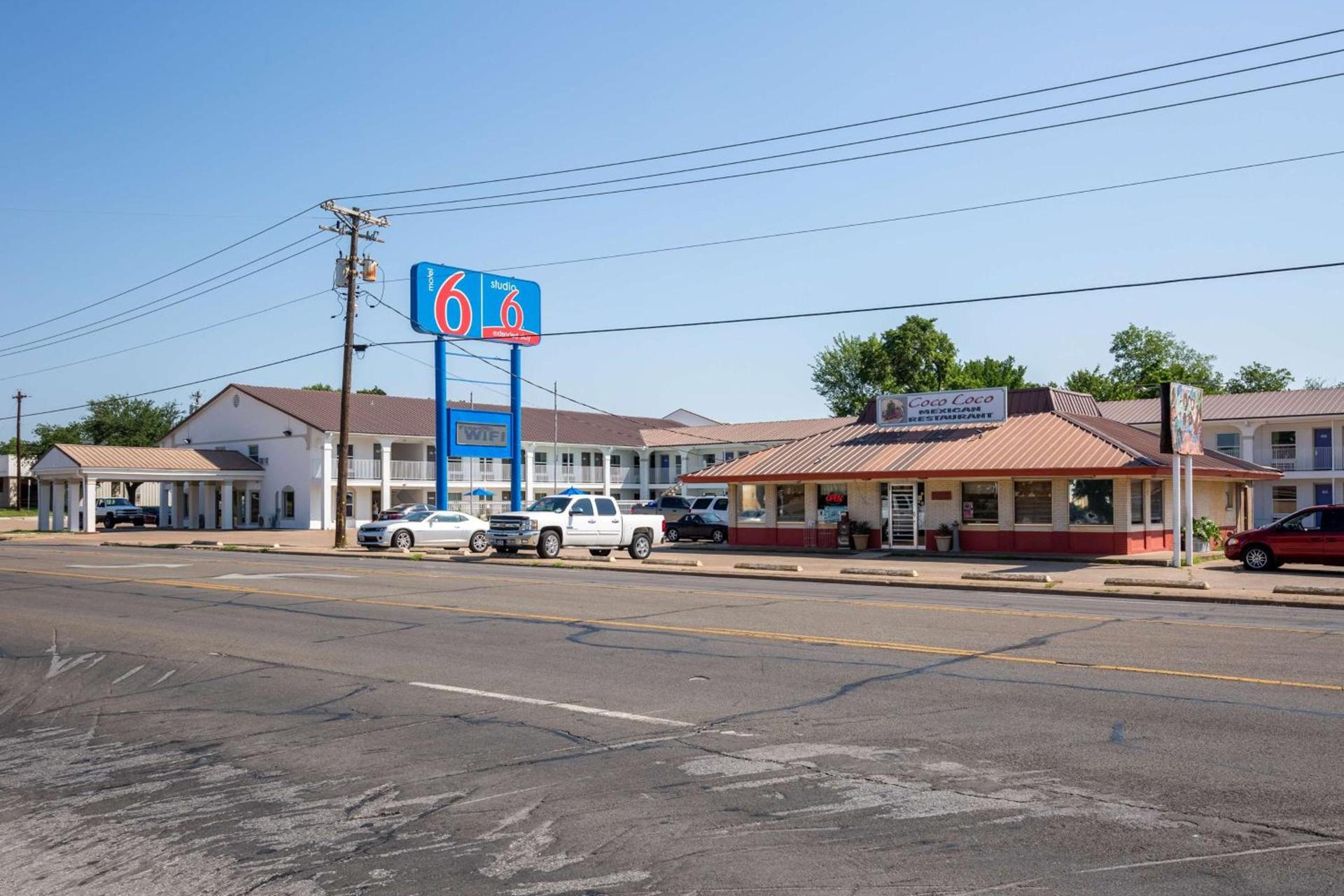 Motel 6-Bryan, TX - University Area photo 9