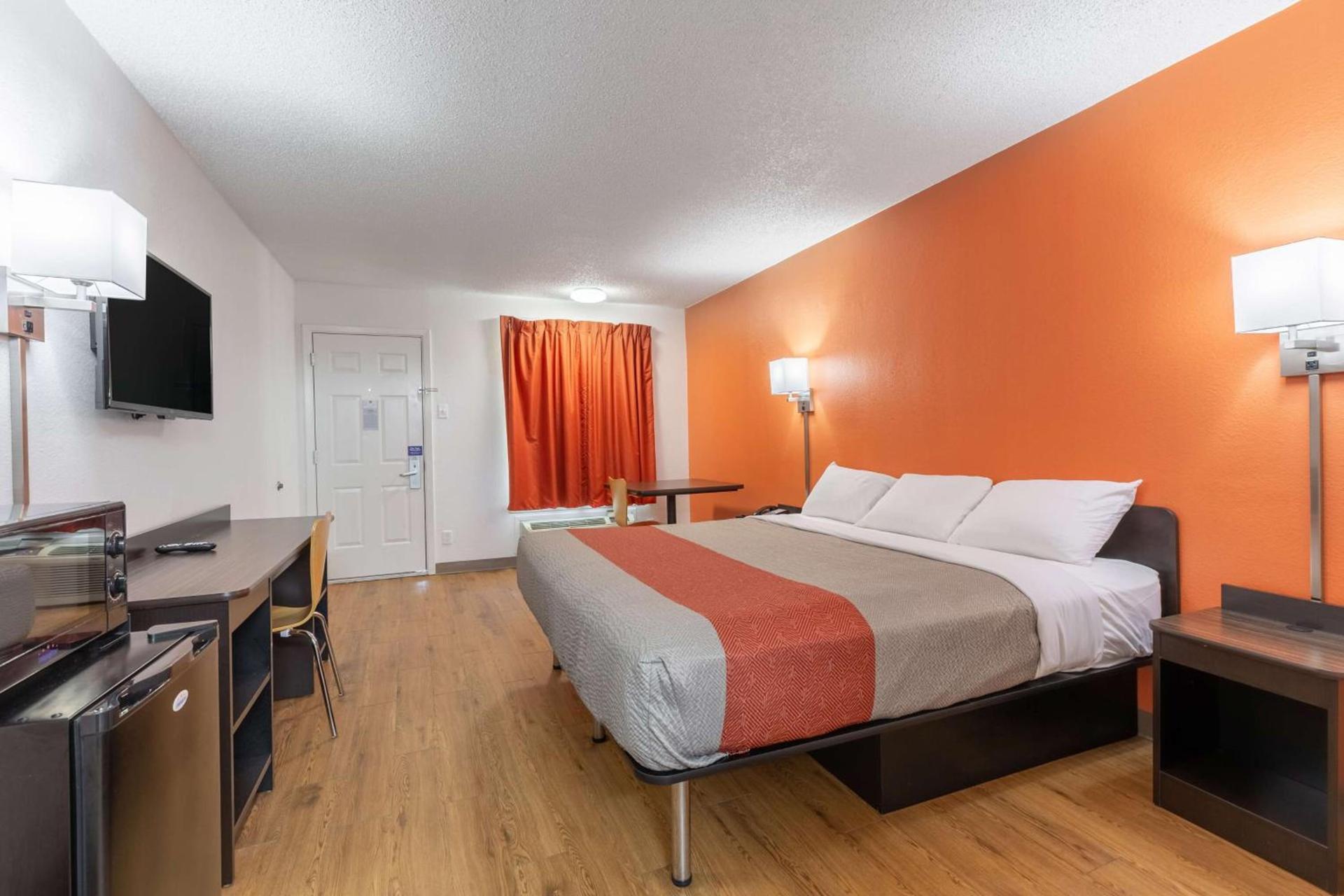 Motel 6-Bryan, TX - University Area photo 15