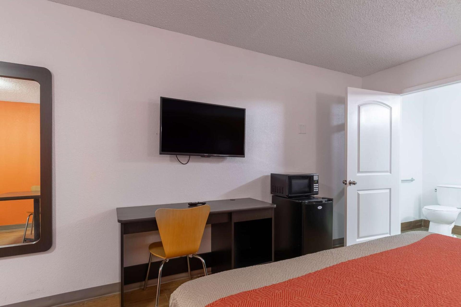 Motel 6-Bryan, TX - University Area photo 19