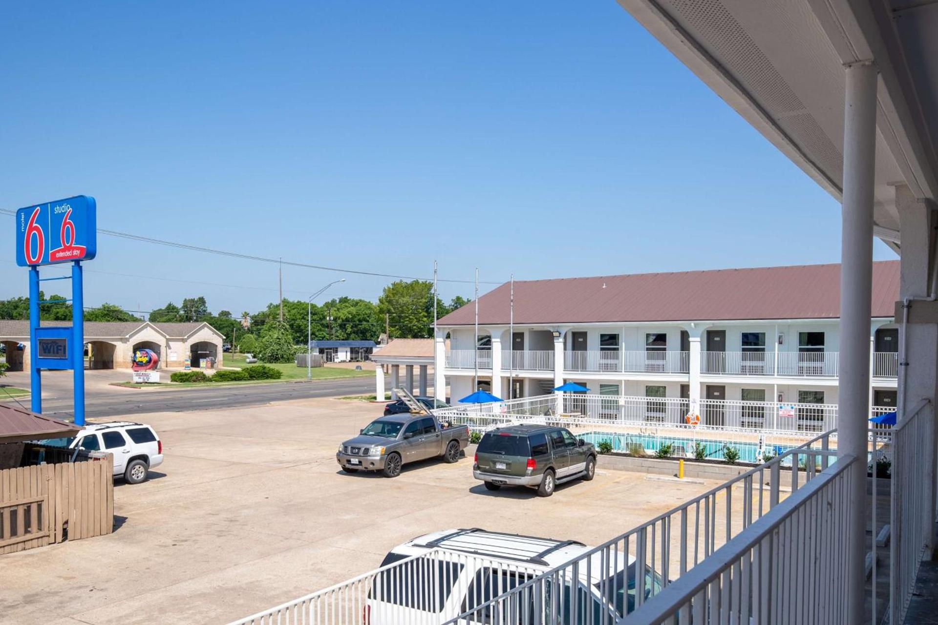 Motel 6-Bryan, TX - University Area photo 6