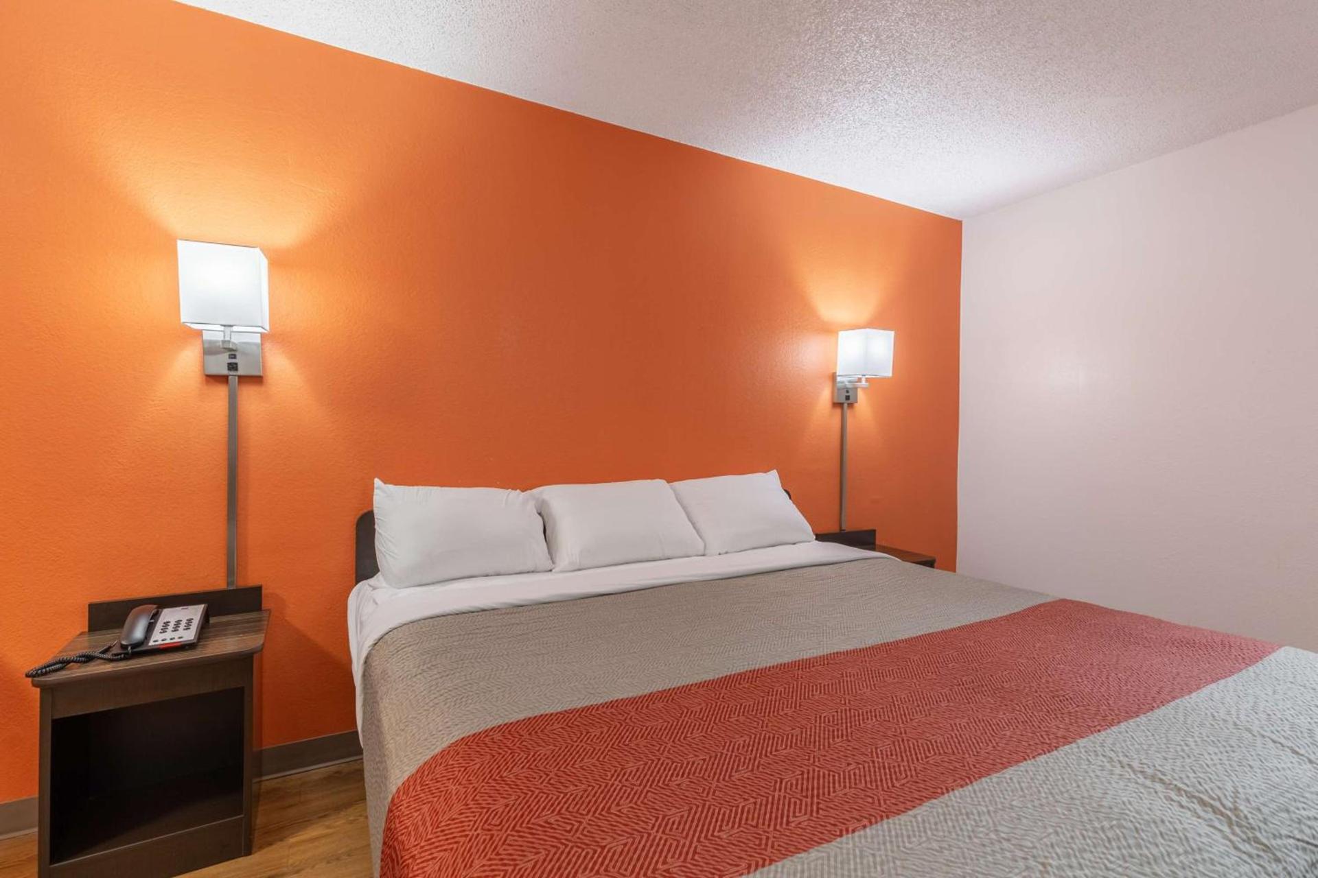 Motel 6-Bryan, TX - University Area photo 16