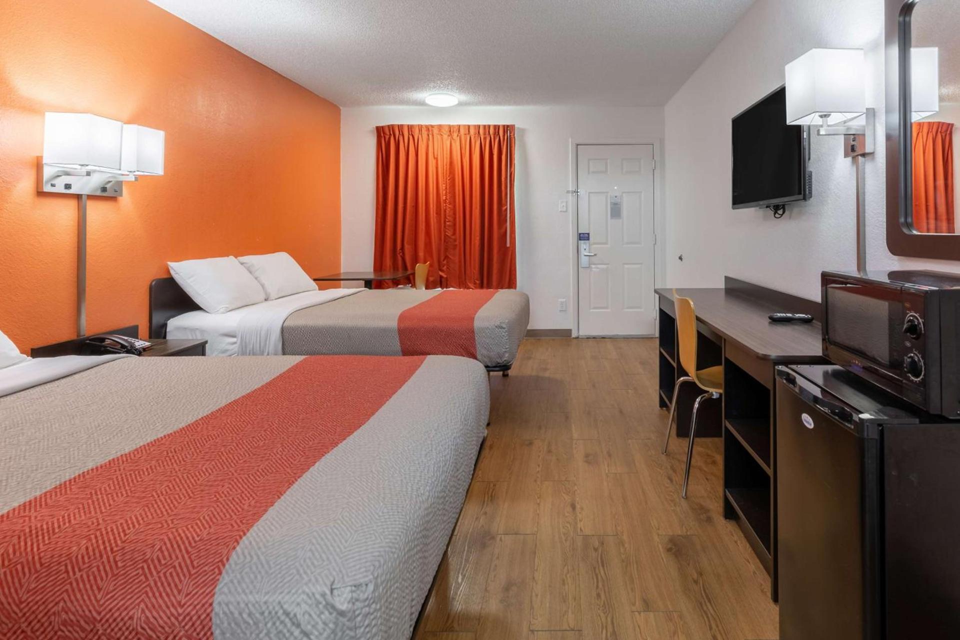 Motel 6-Bryan, TX - University Area photo 23