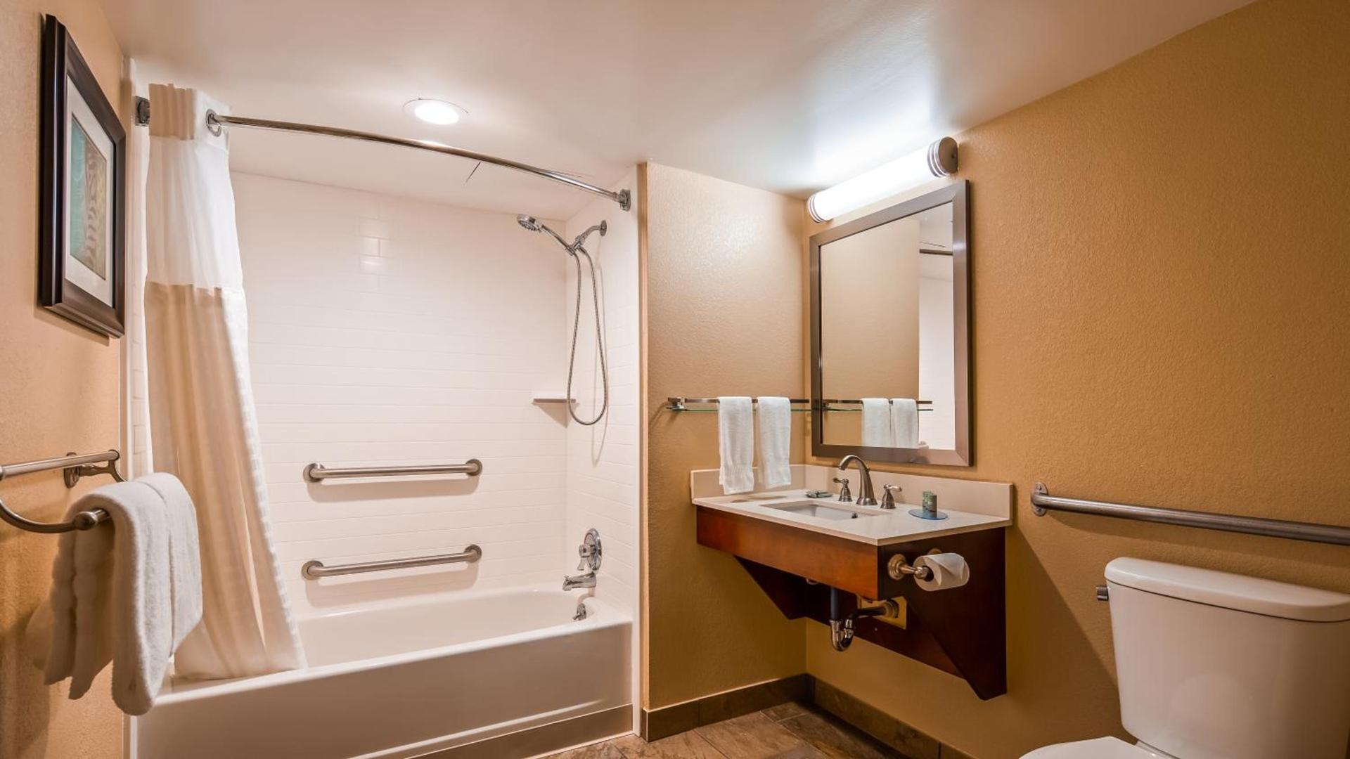 Best Western Warren Hotel photo 58