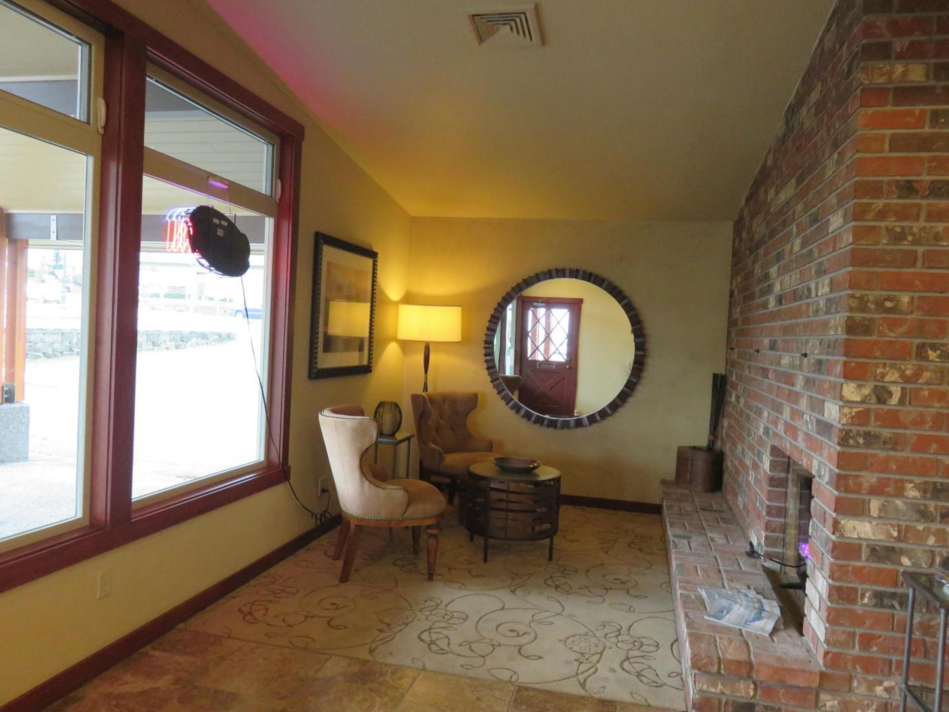 Olympic View Inn photo 40