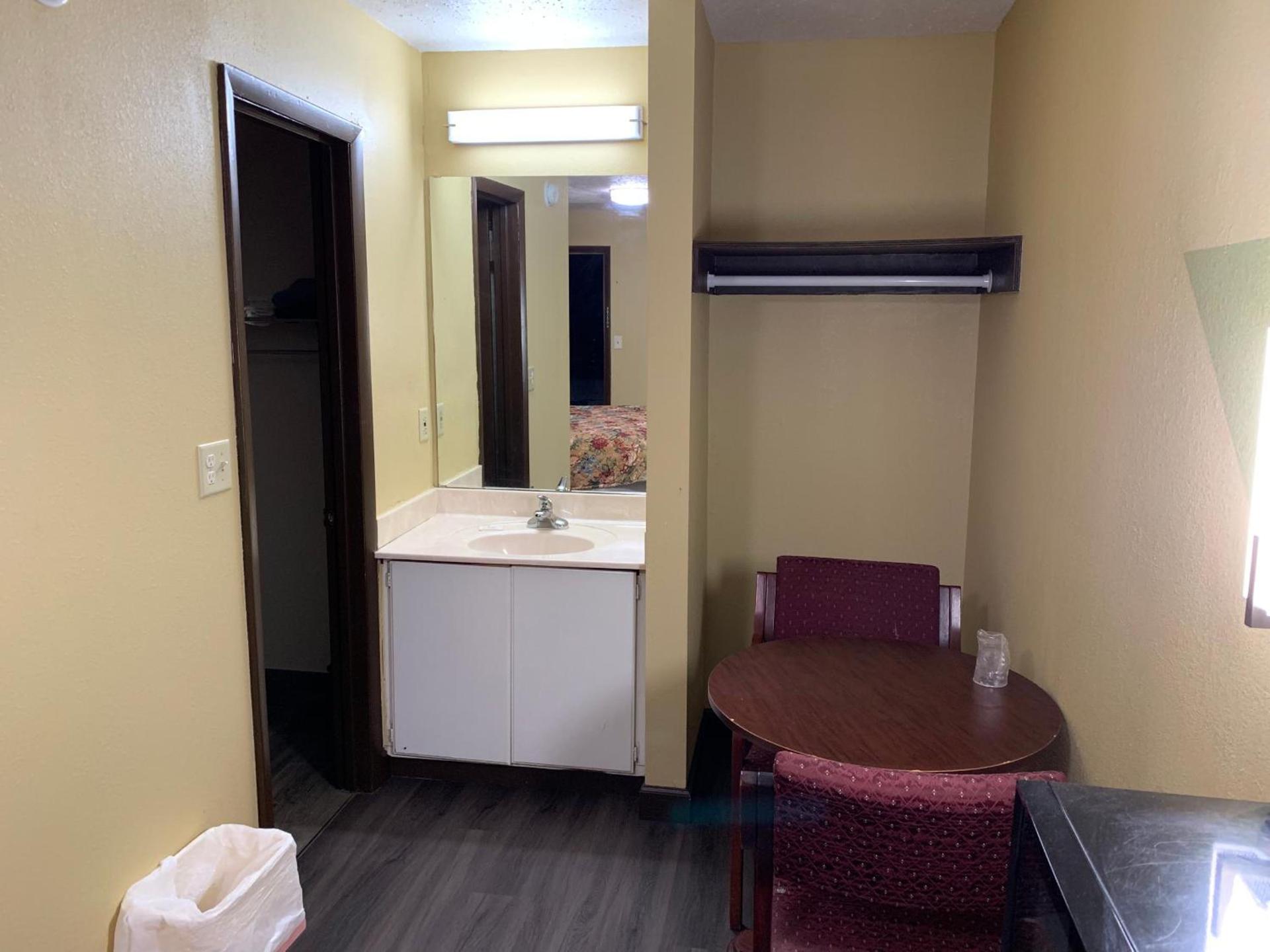 Budget Inn Elkmont photo 7