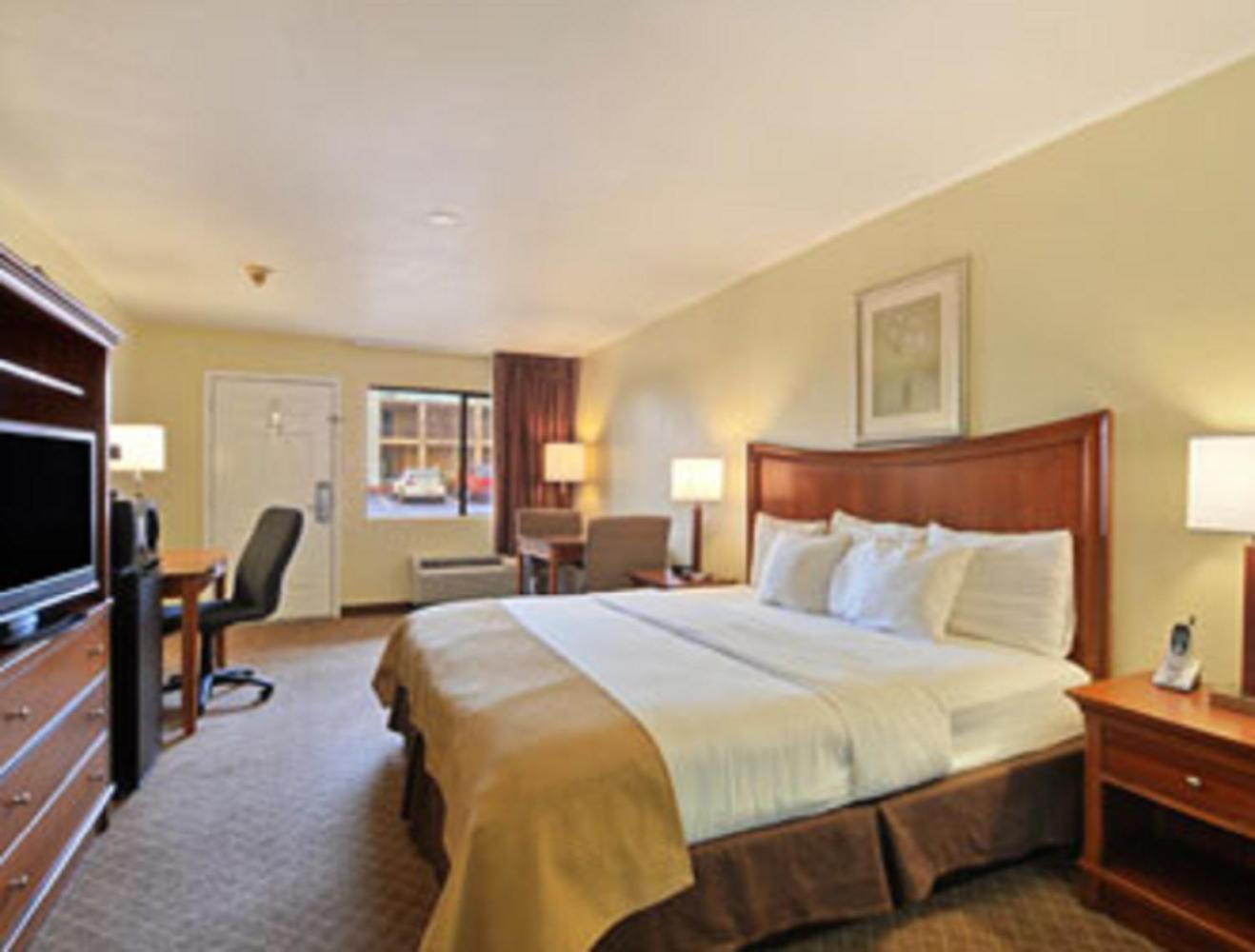 Days Inn by Wyndham Natchitoches photo 22