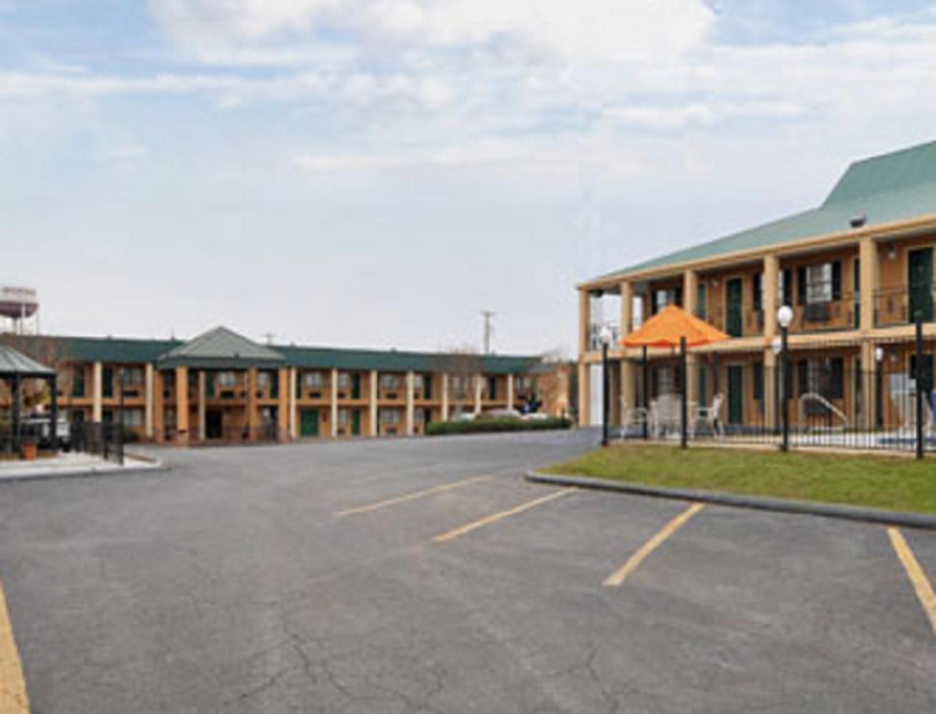 Days Inn by Wyndham Natchitoches photo 16