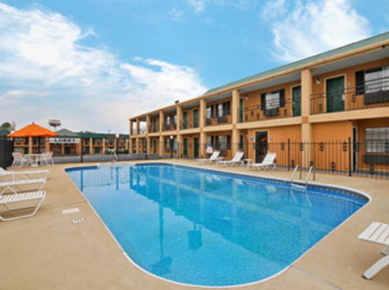 Days Inn by Wyndham Natchitoches photo 17