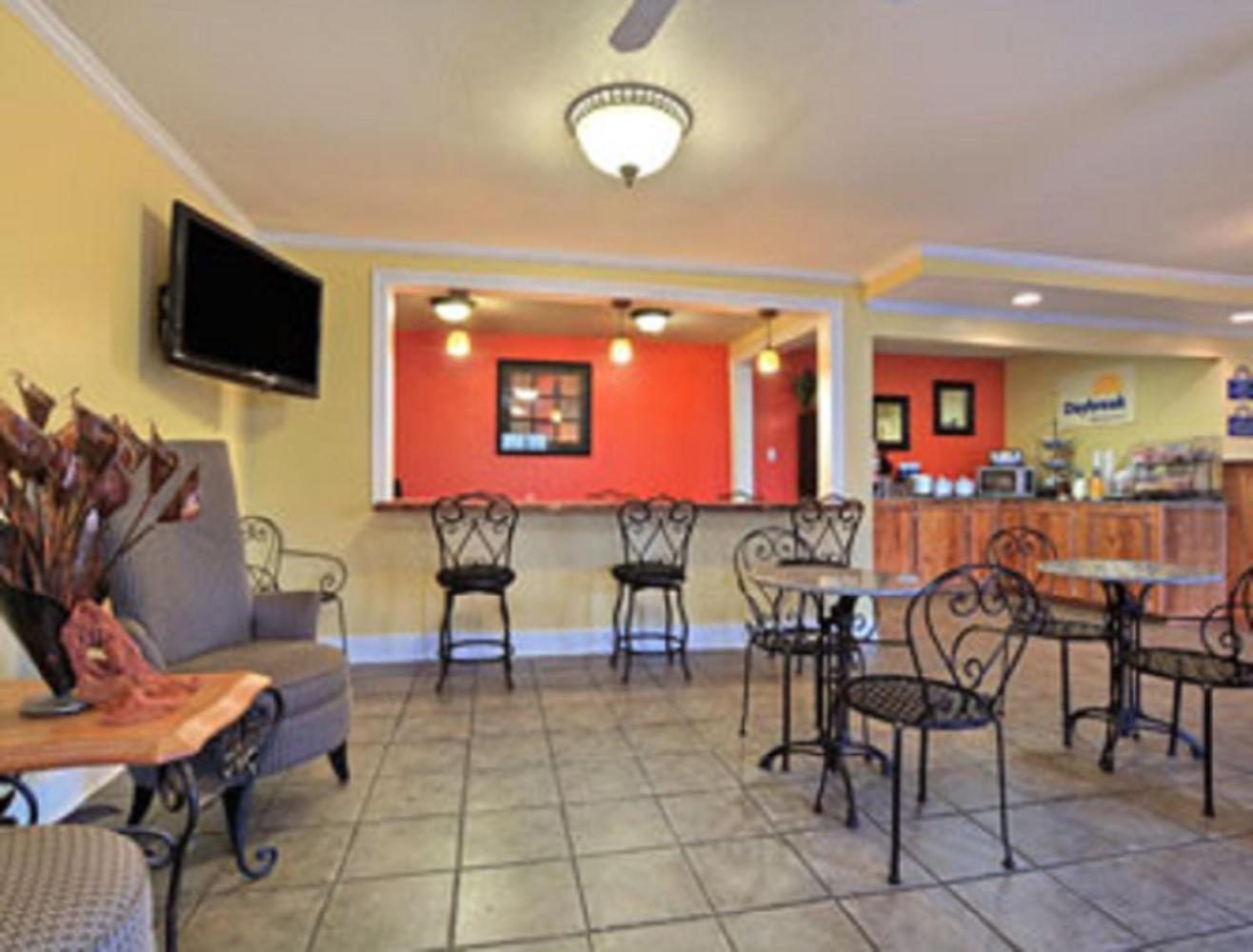 Days Inn by Wyndham Natchitoches photo 19