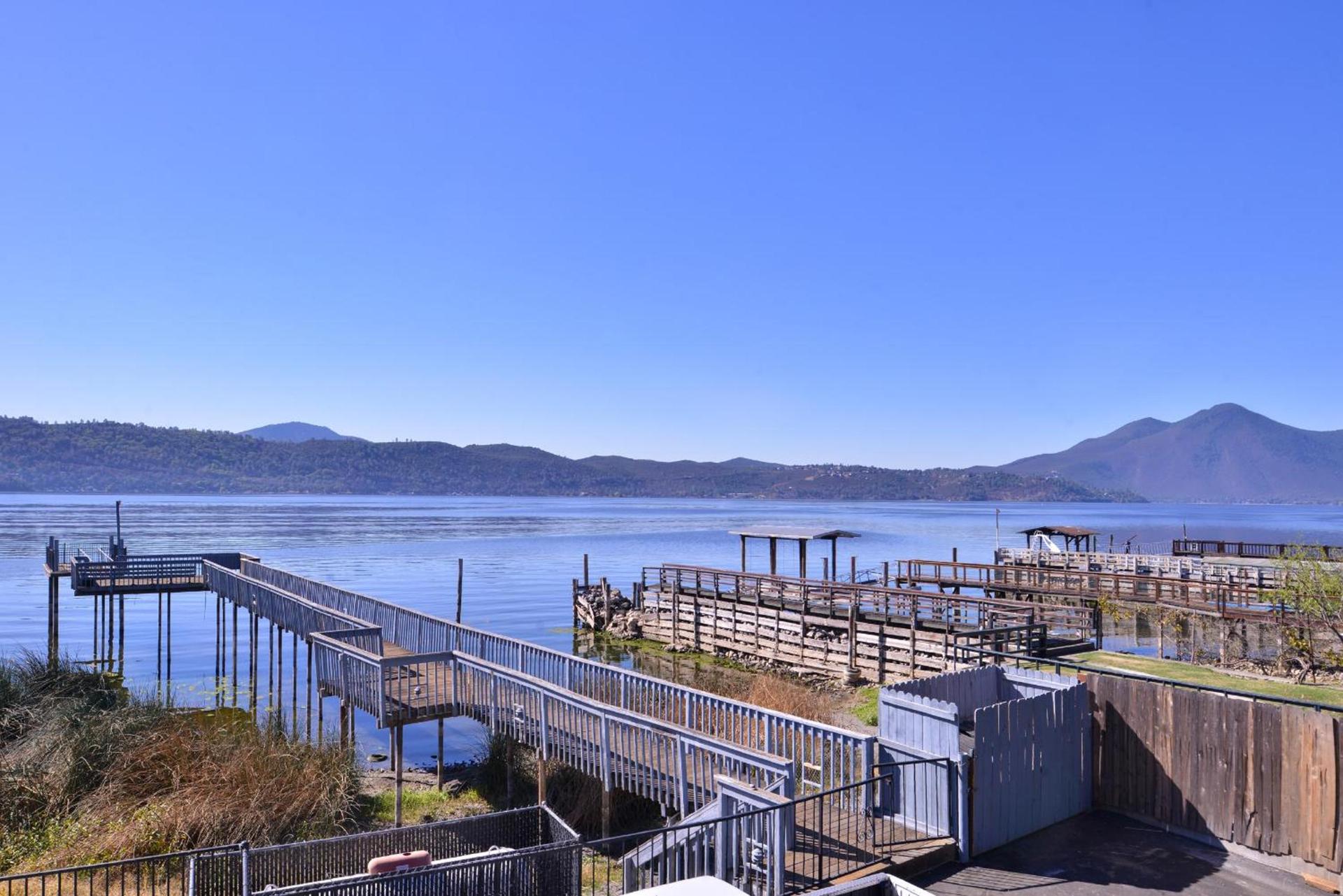 Americas Best Value Inn and Suites Clearlake photo 4