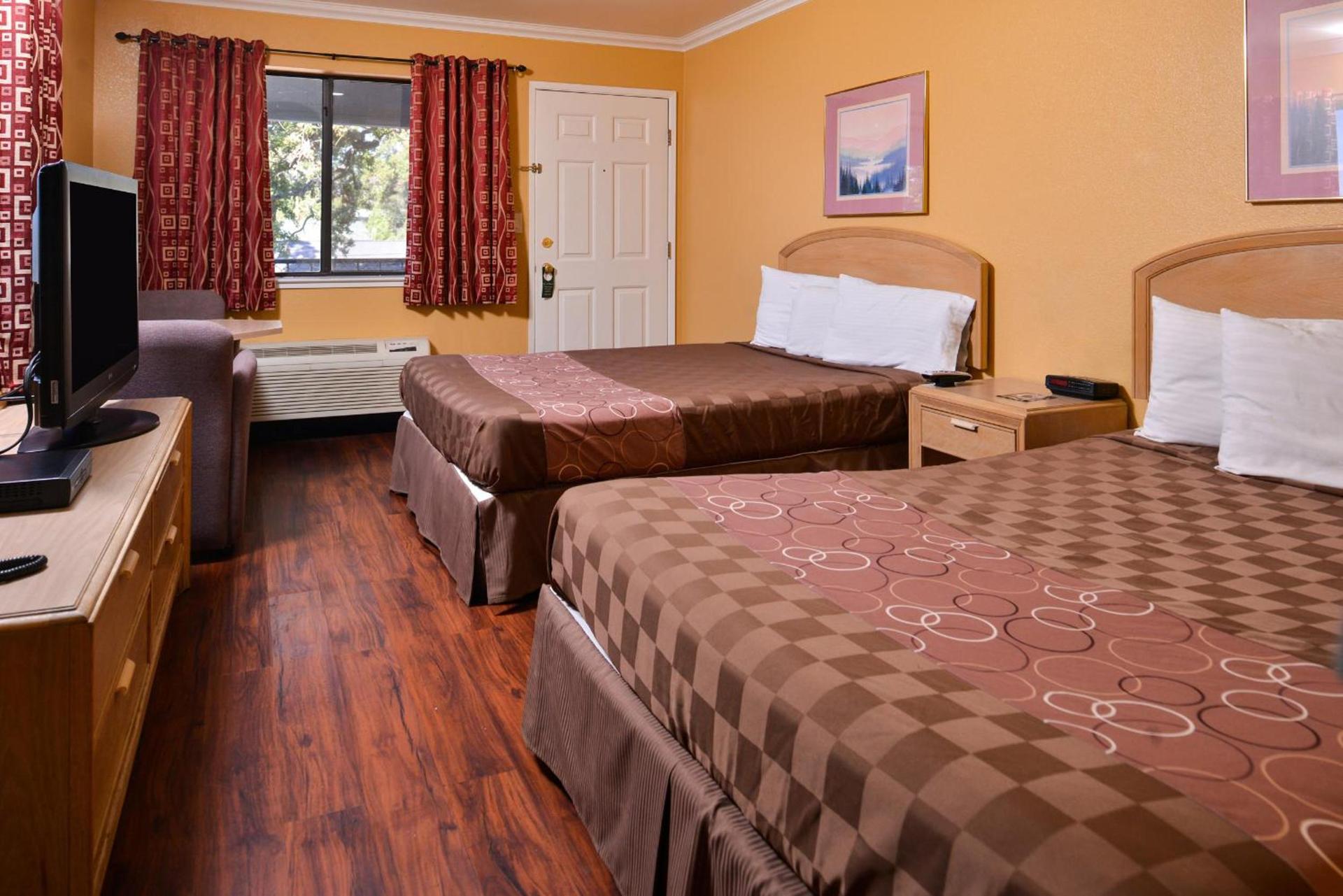Americas Best Value Inn and Suites Clearlake photo 27