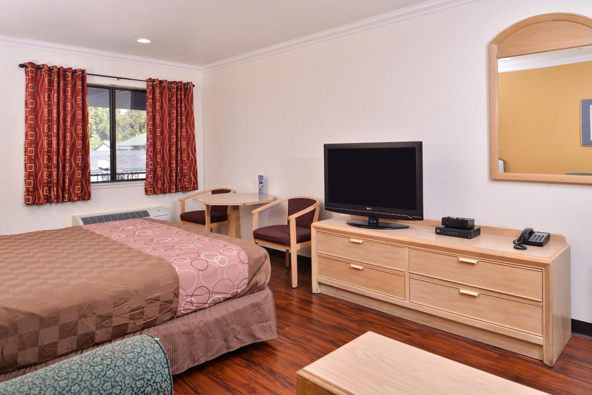 Americas Best Value Inn and Suites Clearlake photo 17