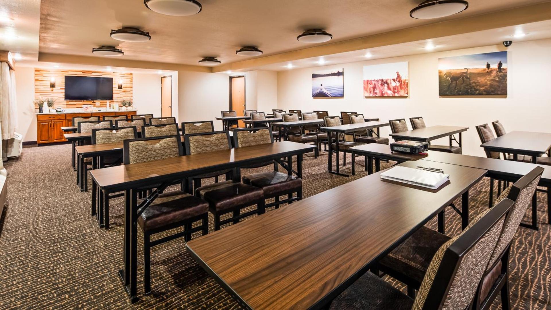 Best Western Plus Sidney Lodge photo 27