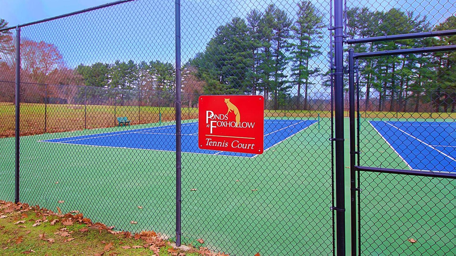 The Ponds at Foxhollow photo 6