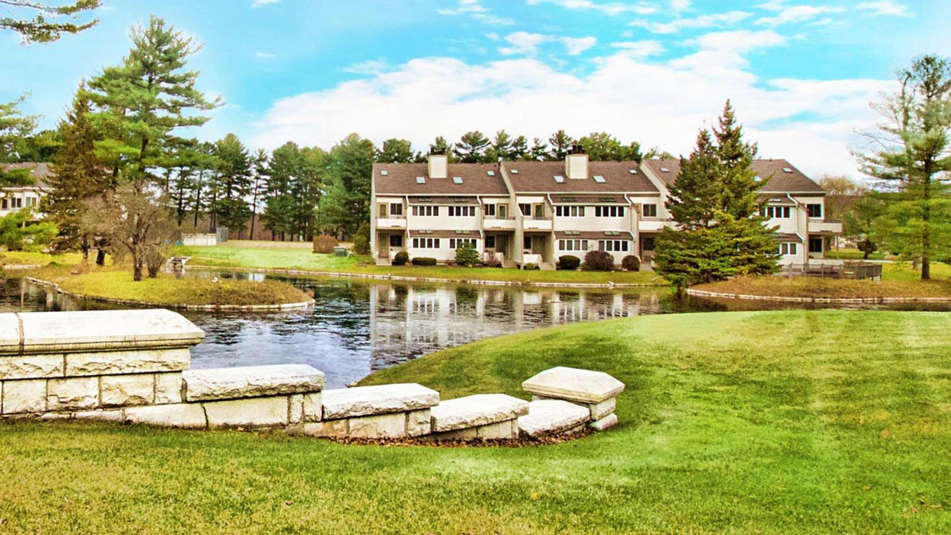 The Ponds at Foxhollow — hotel in Lenox
