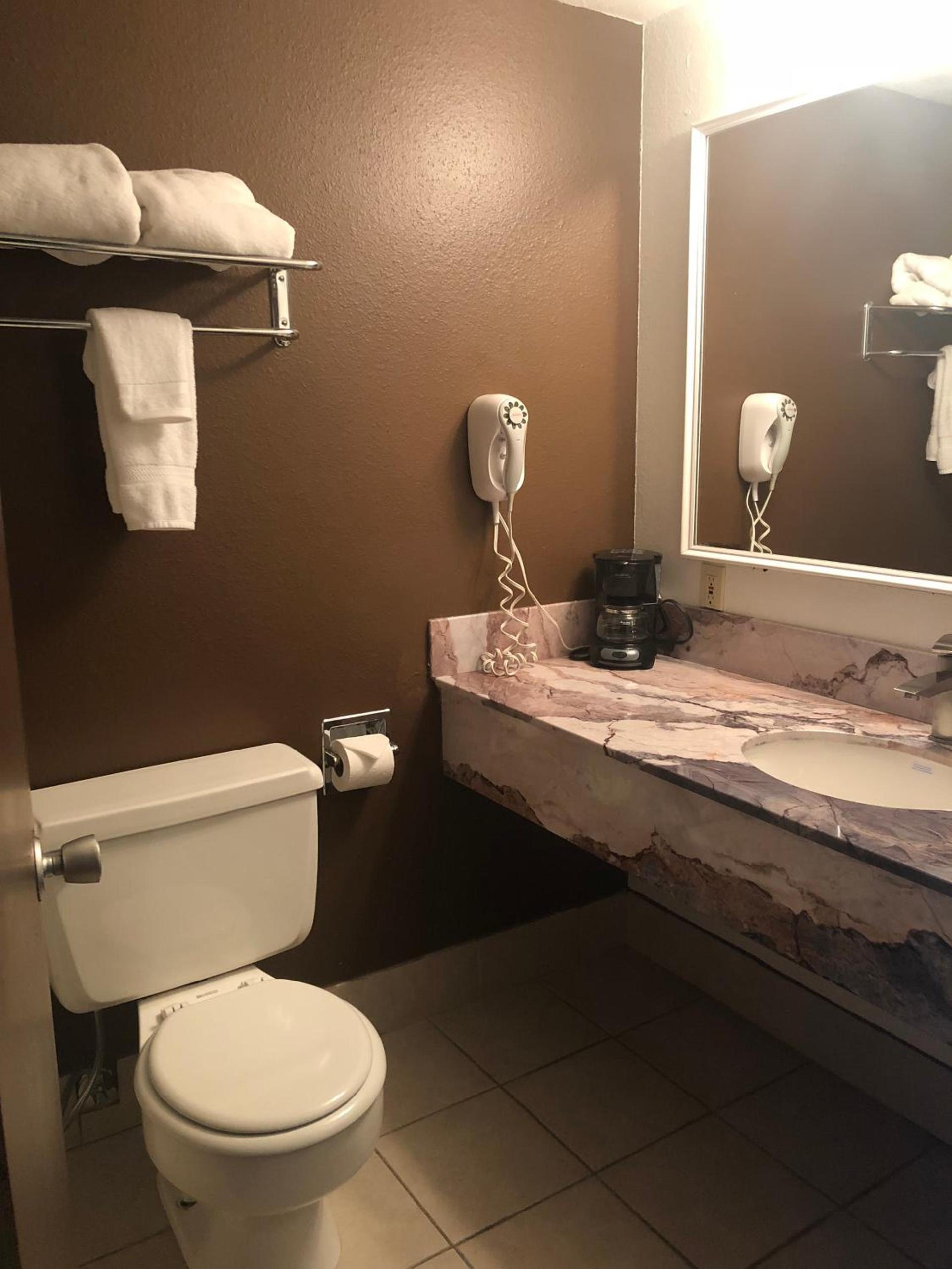 FairBridge Inn & Suites - Lewiston photo 25
