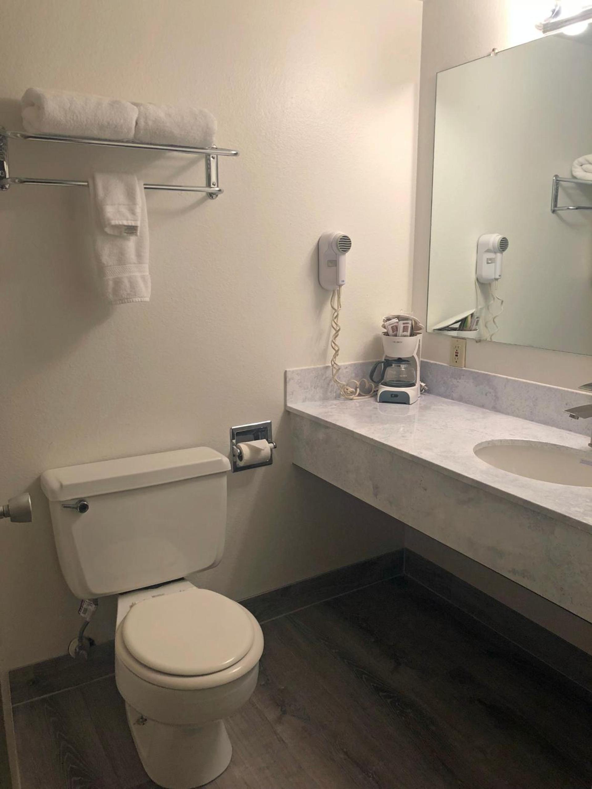 FairBridge Inn & Suites - Lewiston photo 23